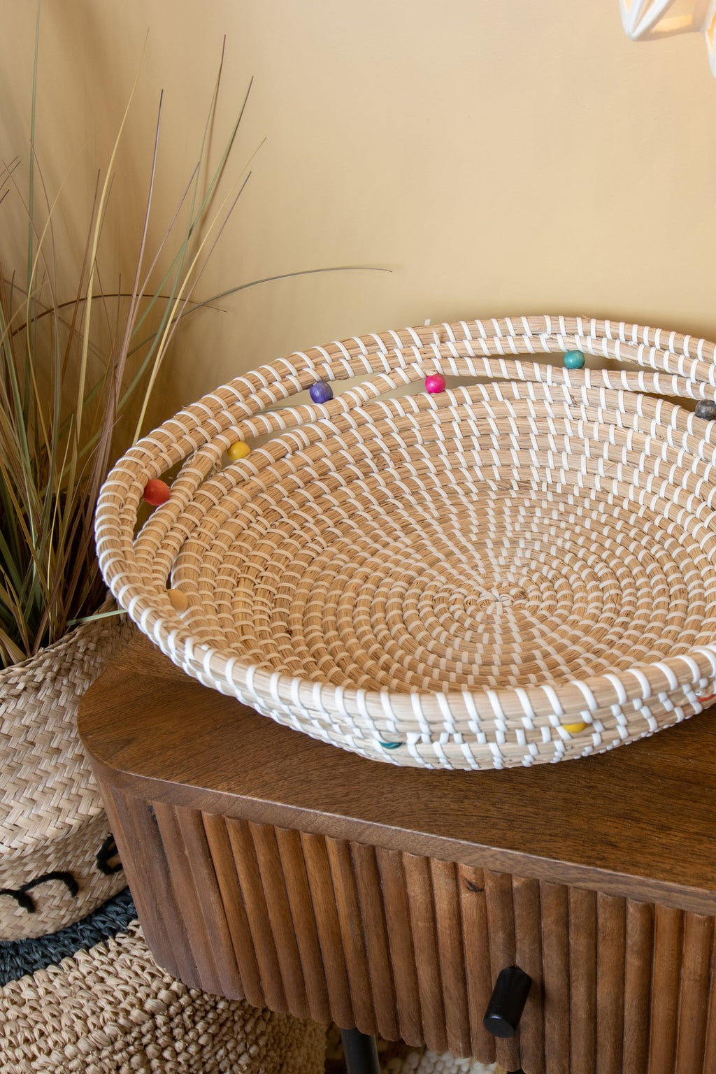 Milos - Decorative Basket In Seagrass And Wooden Beads