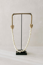 Dao - Collier De Coquillages Sur Socle - Metal