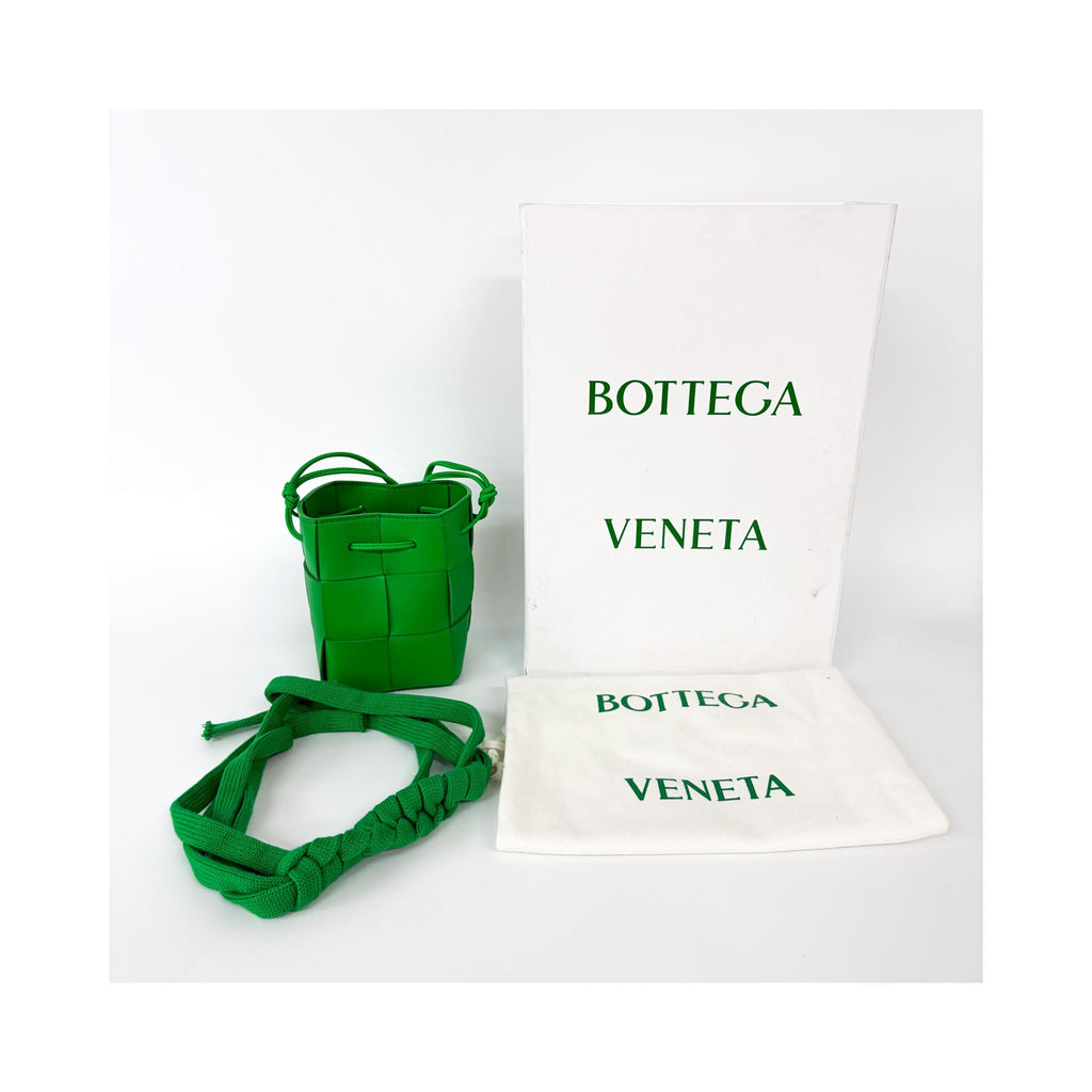 Borsa a mano Bottega Veneta Cassette a secchiello mini in pelle - Verde