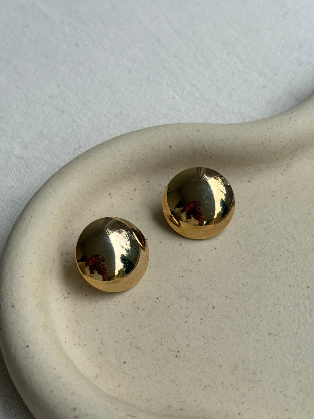 Boucles D’Oreilles Vintage - Dômes Dorés Lisses