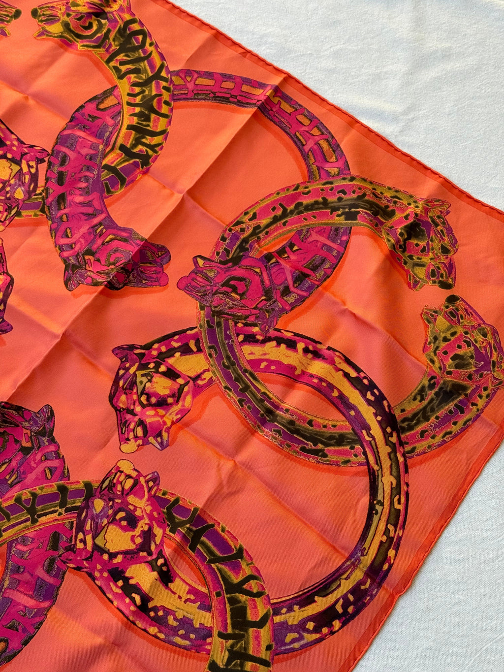 Bufanda Cartier – Modelo Panthers Entrelazado