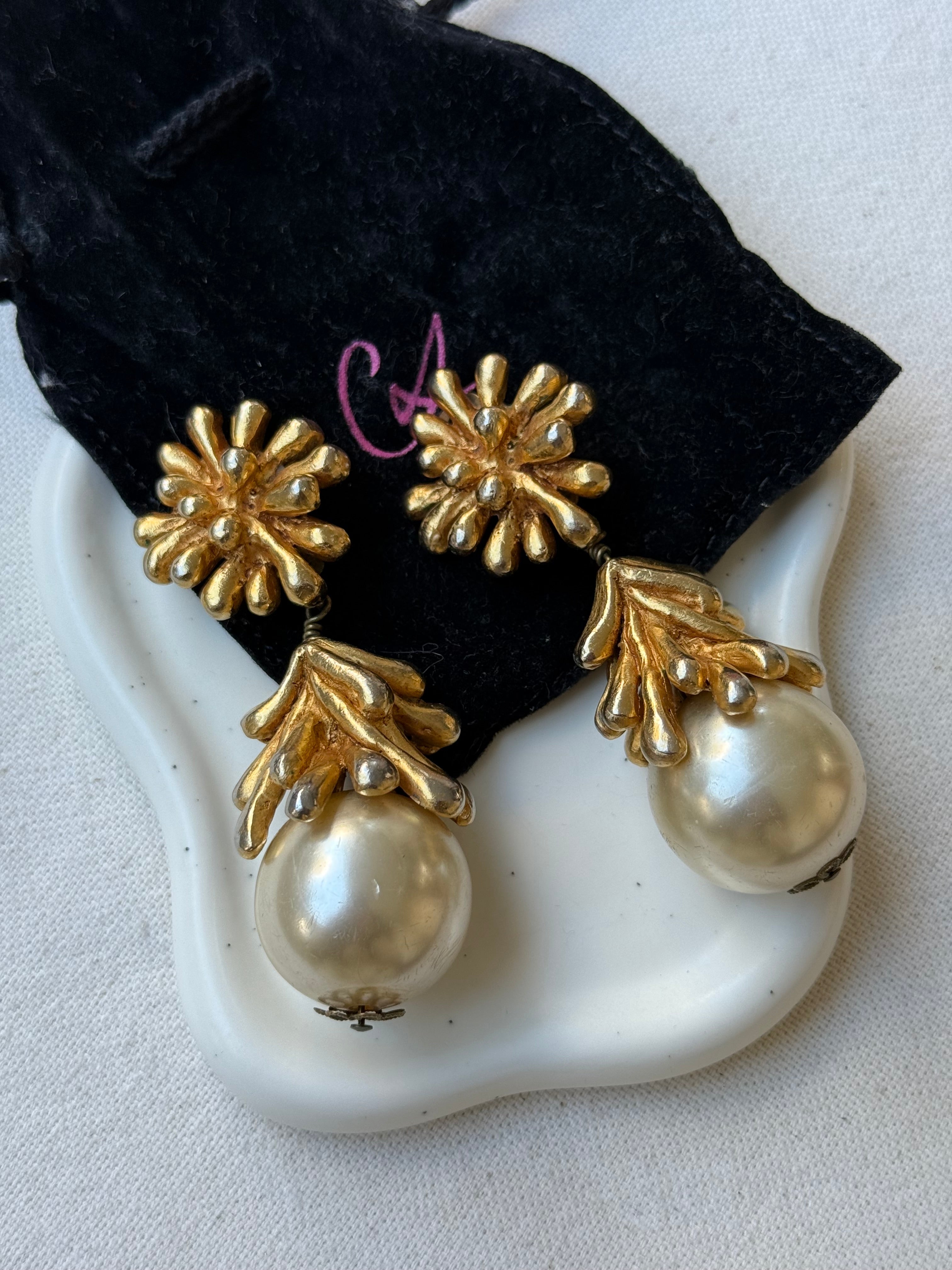 Pendientes Christian Lacroix - Perlas barrocas colgantes