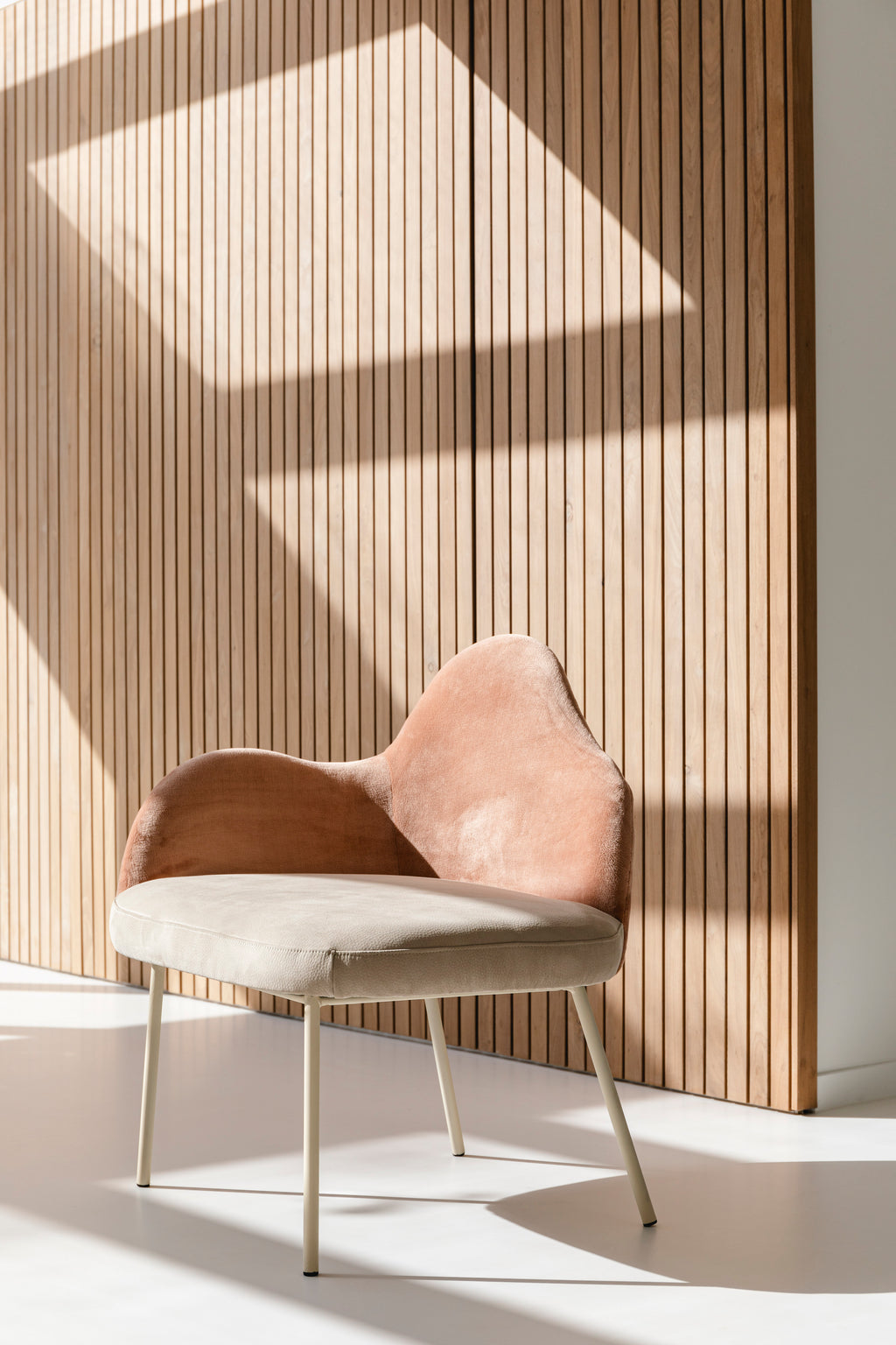Friuli - Lounge Armchair - Fabric - Pink