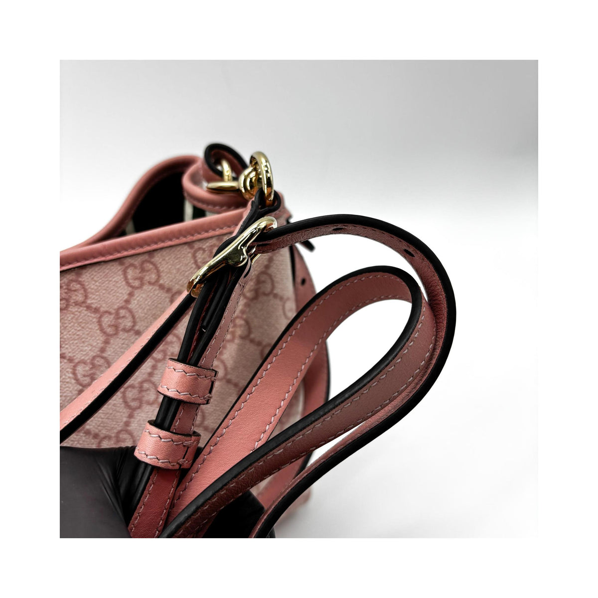 Sac Porté Épaule Gucci Gg Emblem Bucket Bag Toile - Rose