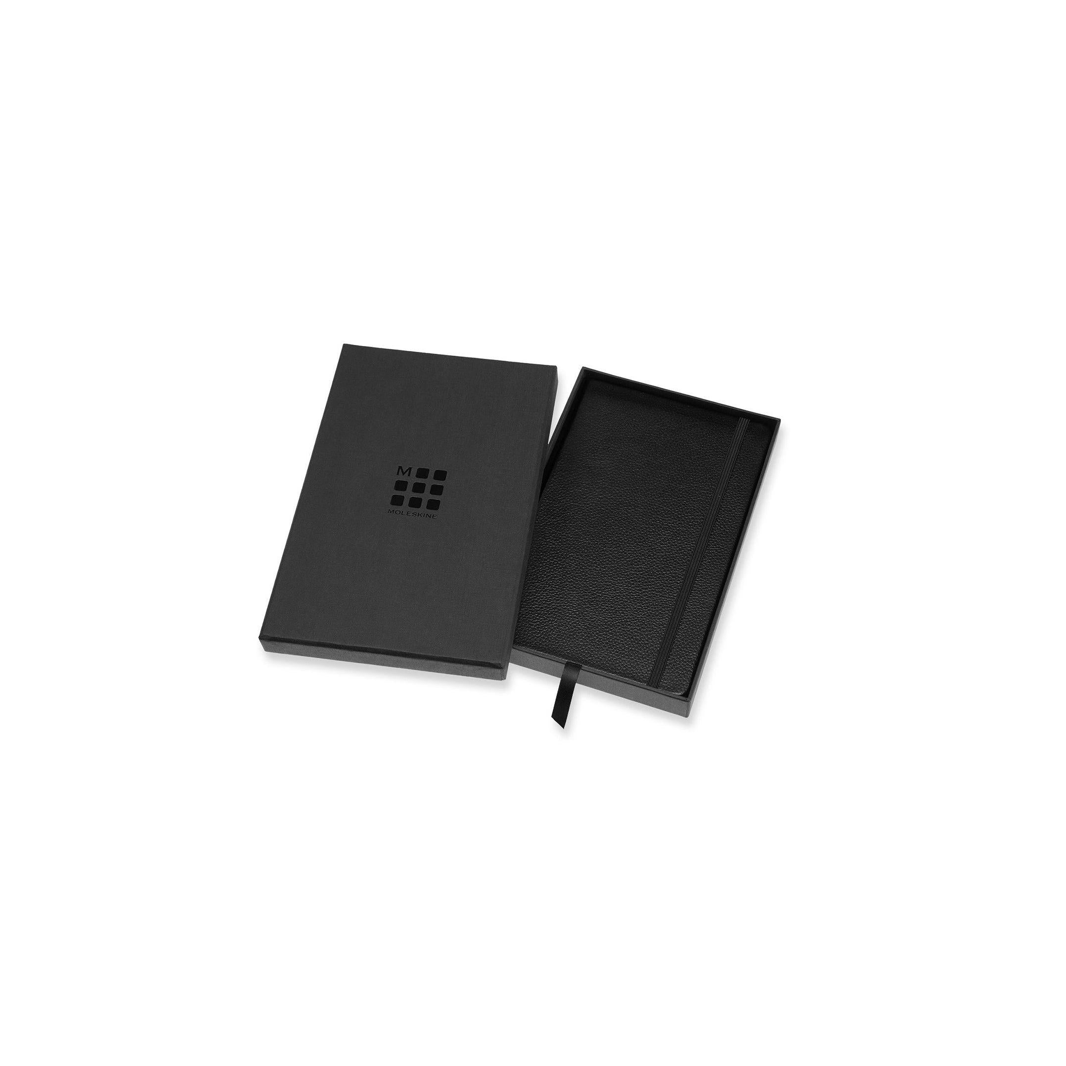 Cuaderno rayado - Grande - Negro (por confirmar)