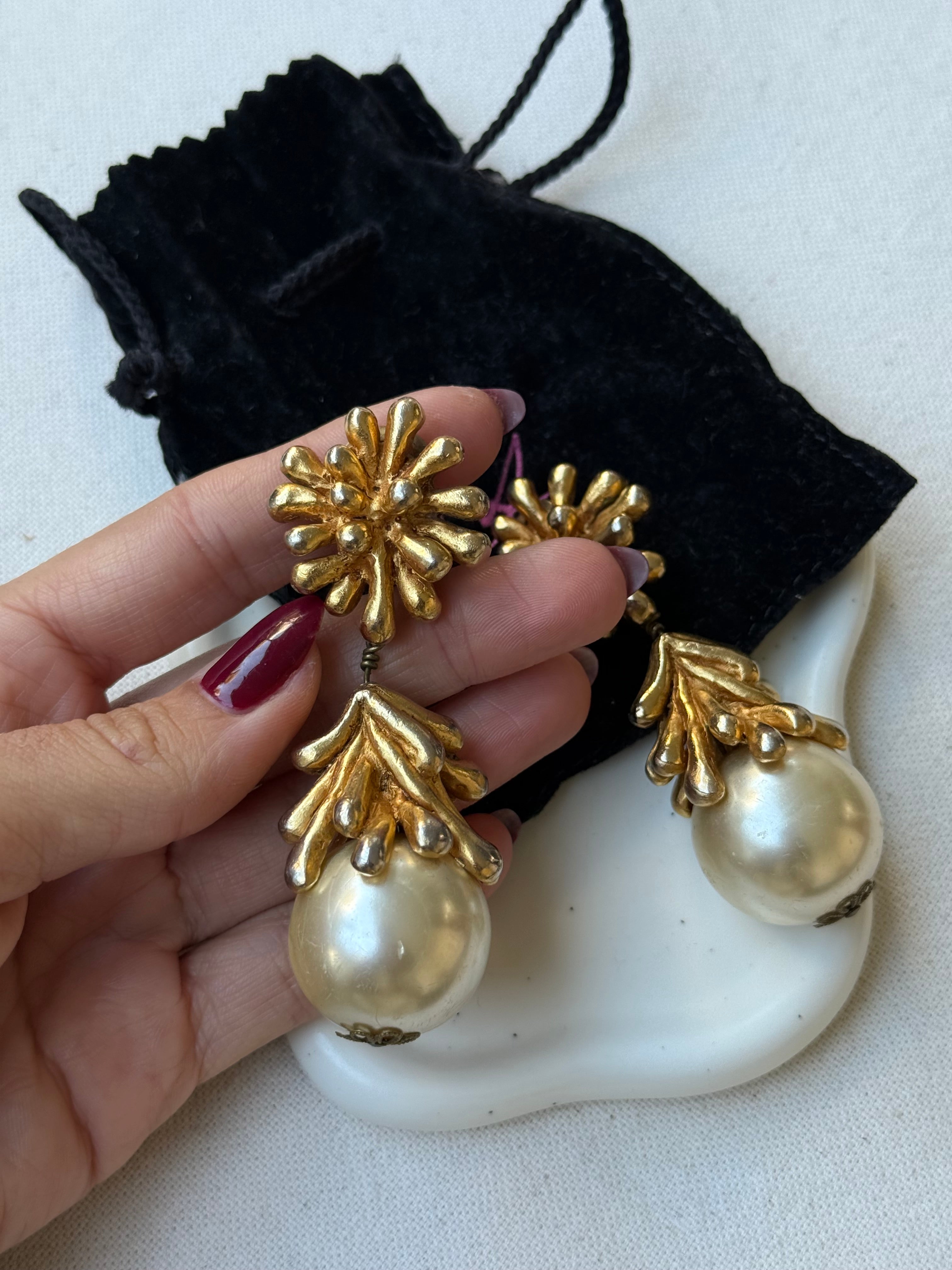Pendientes Christian Lacroix - Perlas barrocas colgantes