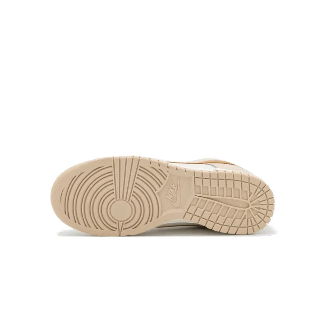 Nike - Dunk Low Phantom Metallic Gold - Yellow