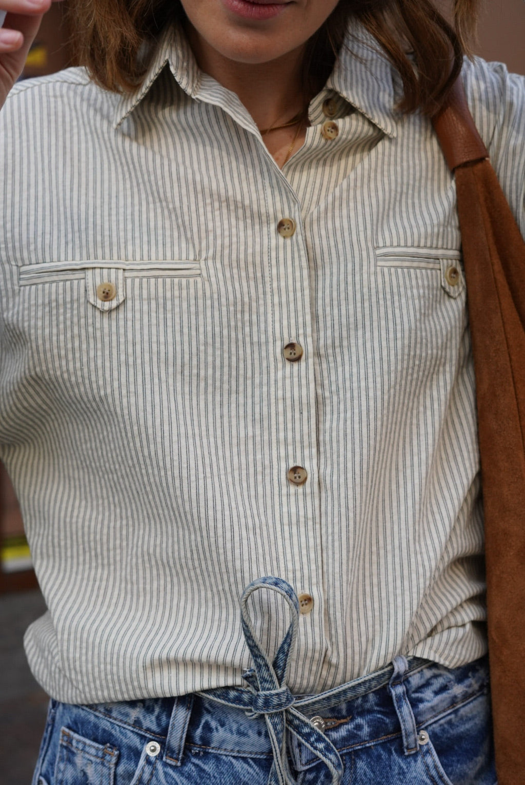 Zoé Ecru Striped Black Shirt