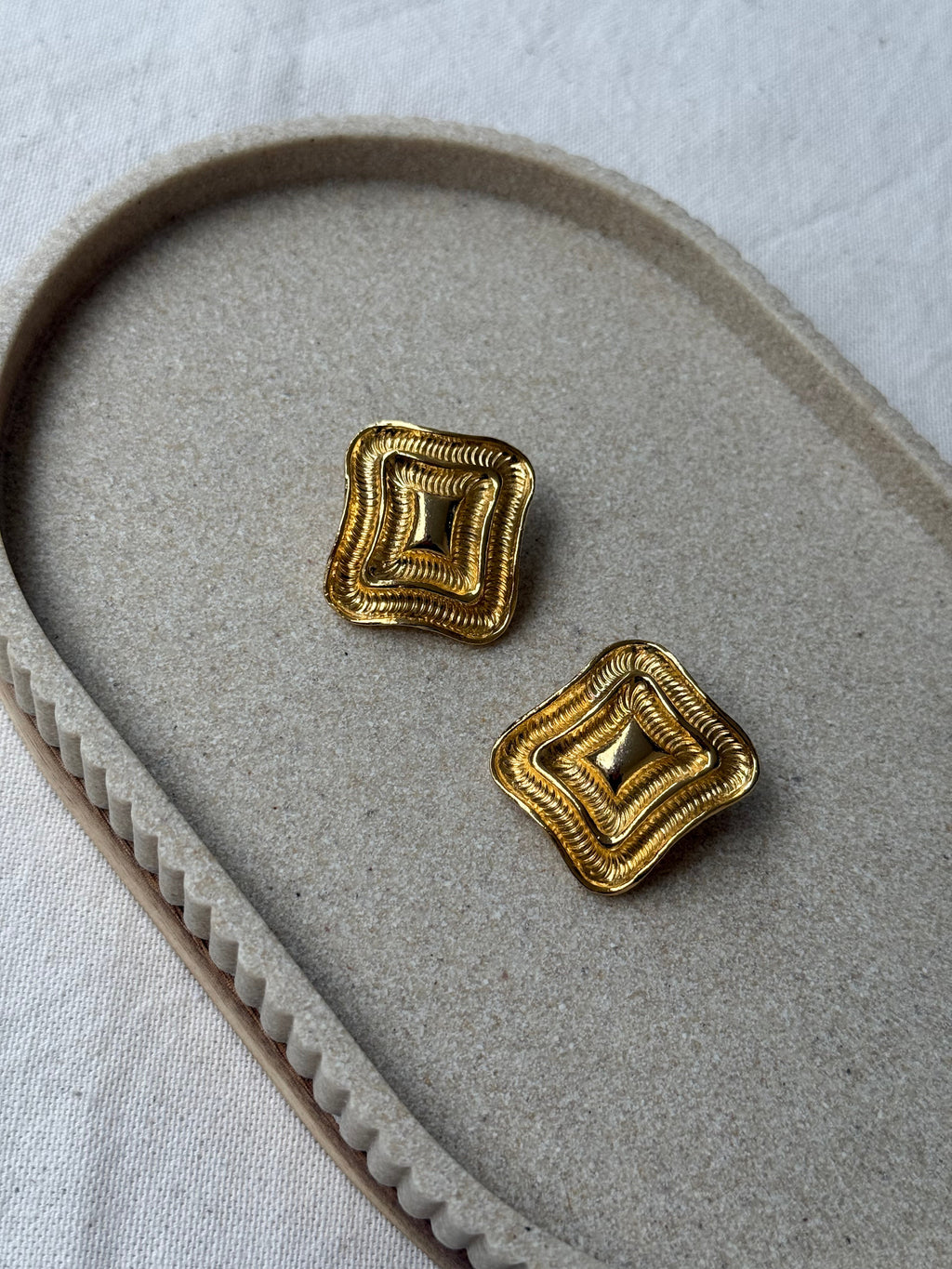 Boucles D’Oreilles Vintage - Rectangles Texturés Dorés