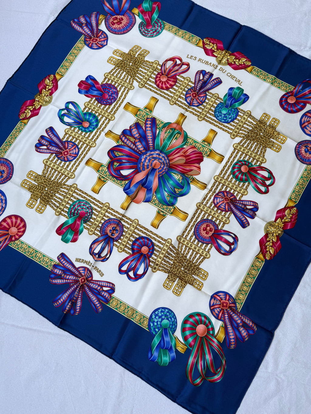 Foulard Hermès – Modèle Les Rubans Du Cheval