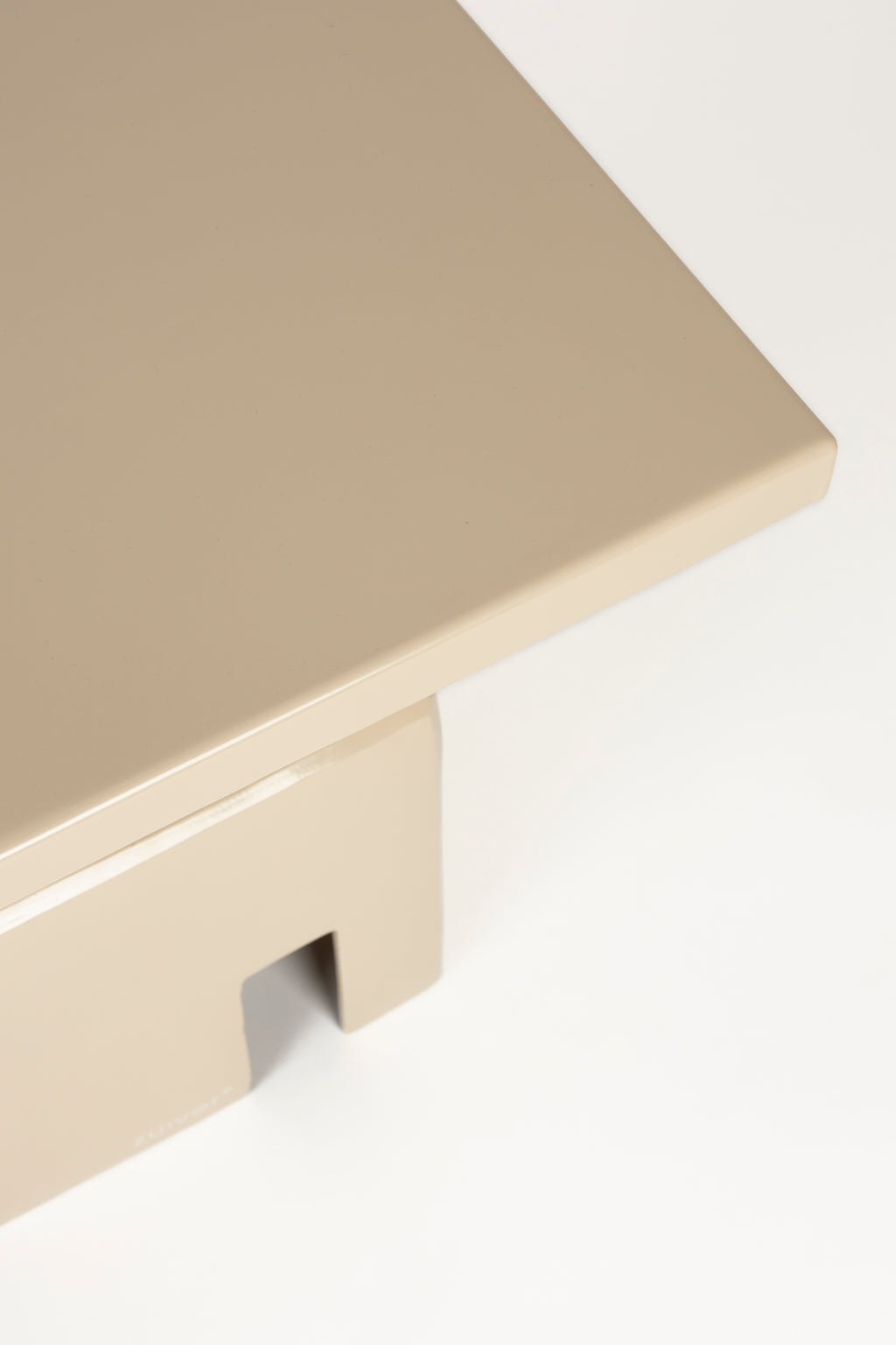 Chubby - Side Table - Iron - Beige