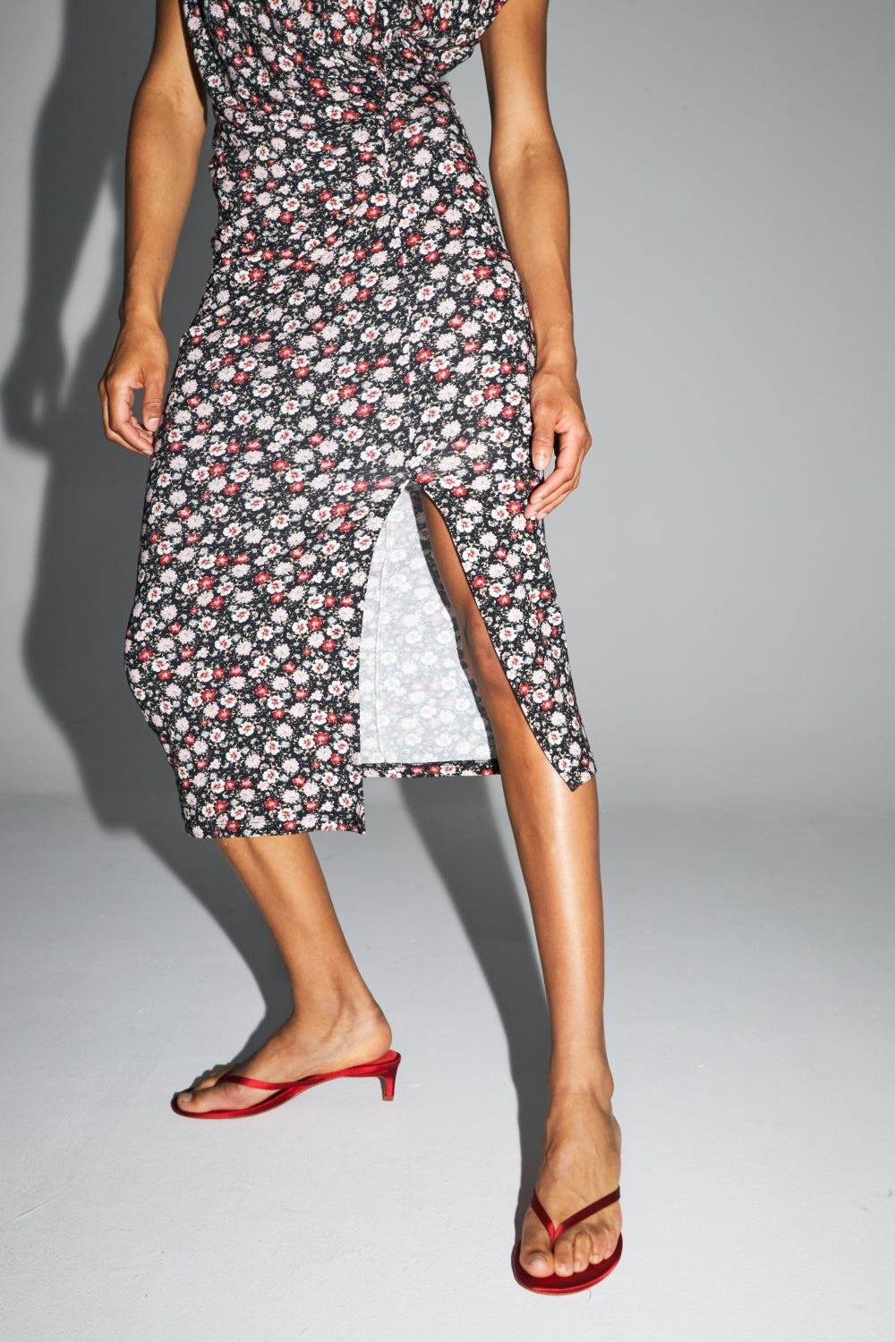 La Robe Diane Imprimé Gypsy Fleuri Rouge Et Rose Fabriquée En Italie