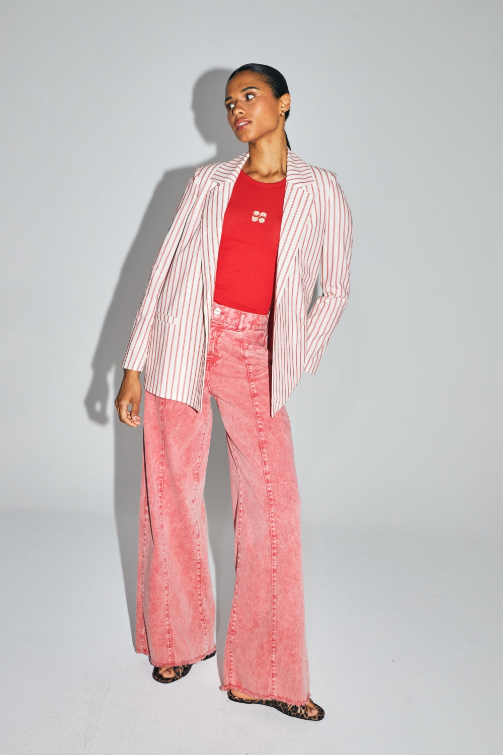 Le Blazer Jimmy En Coton A  Rayures Rouges Fabriqué En Italie