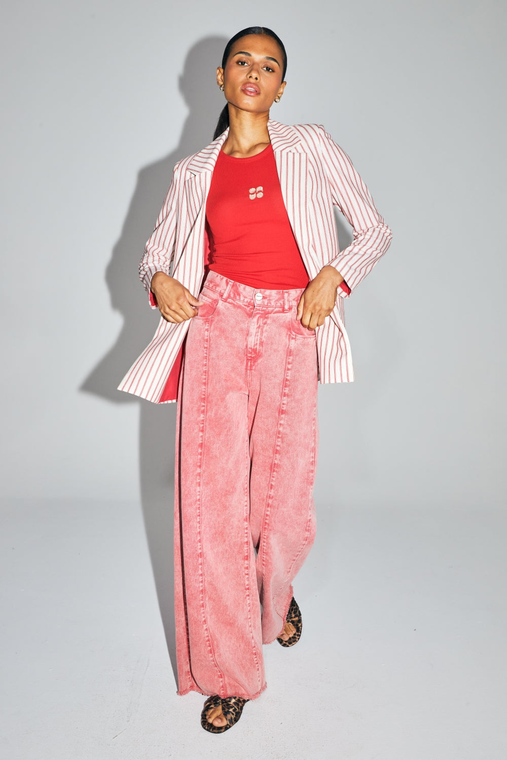 Le Blazer Jimmy En Coton A  Rayures Rouges Fabriqué En Italie