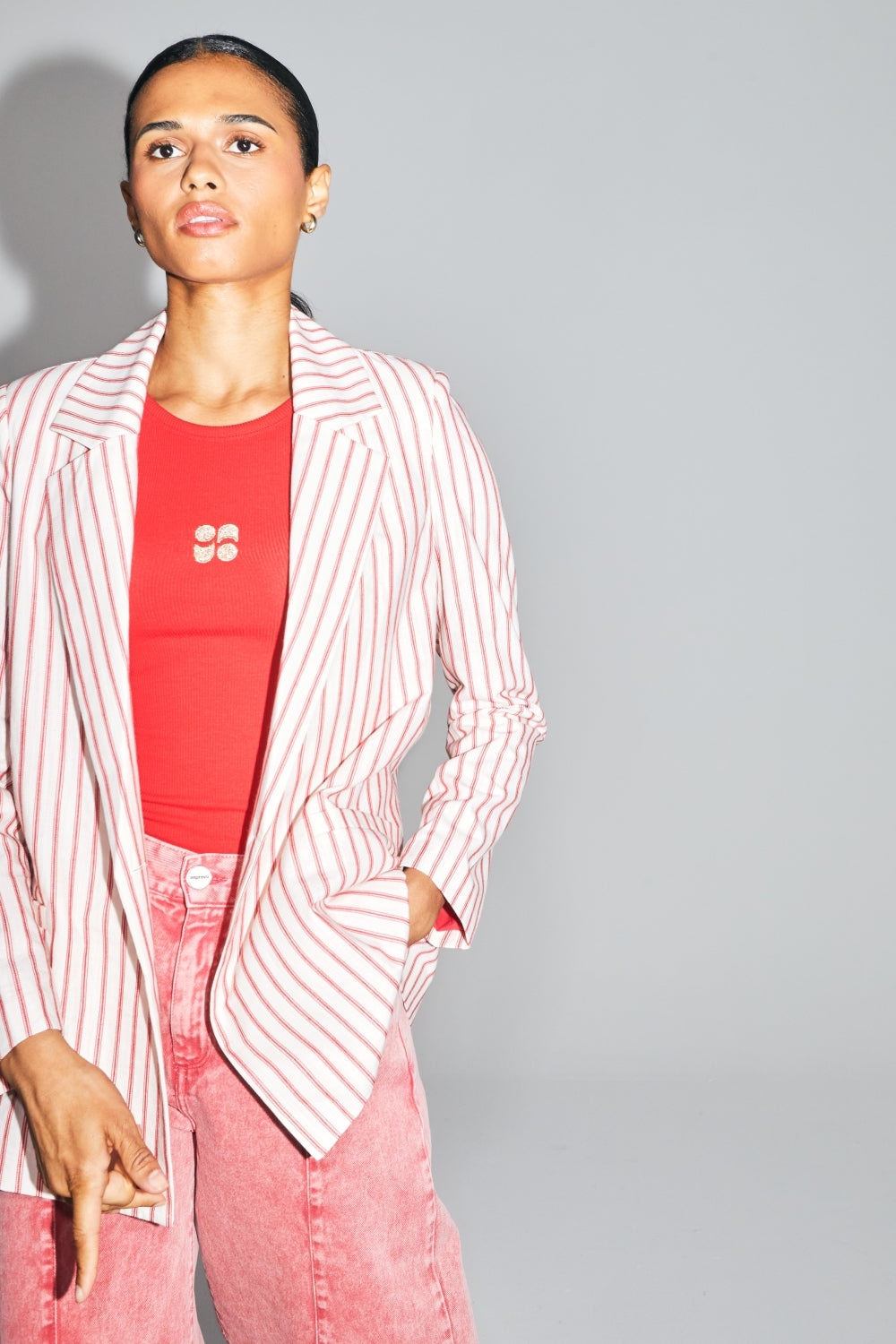 Le Blazer Jimmy En Coton A  Rayures Rouges Fabriqué En Italie