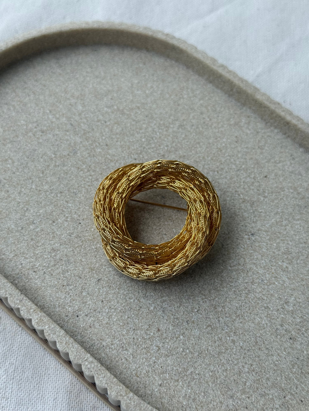 Broche Vintage - Corona Texturizada