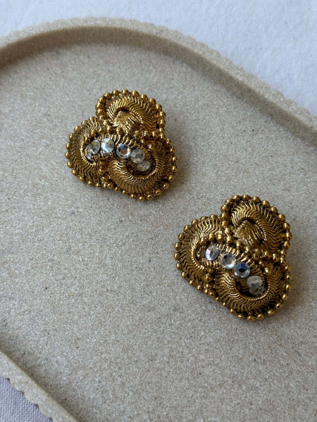 Boucles D’Oreilles Vintage - Motif Entrelacé Doré Et Strass