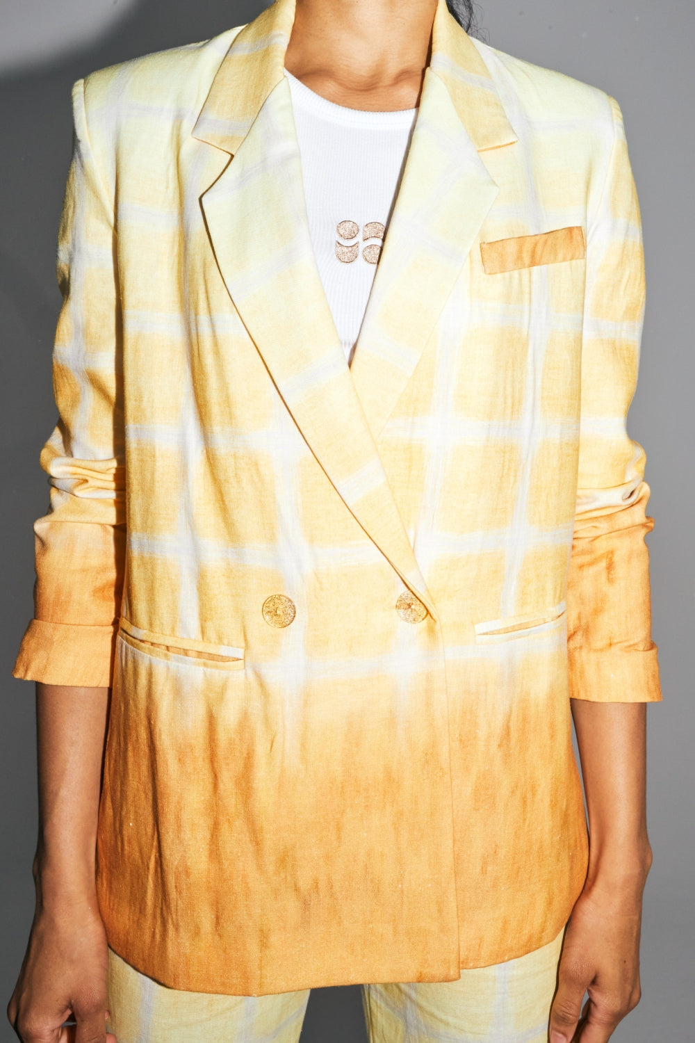 Le Blazer Ema En Lin Aux Carreaux Tie And Dye