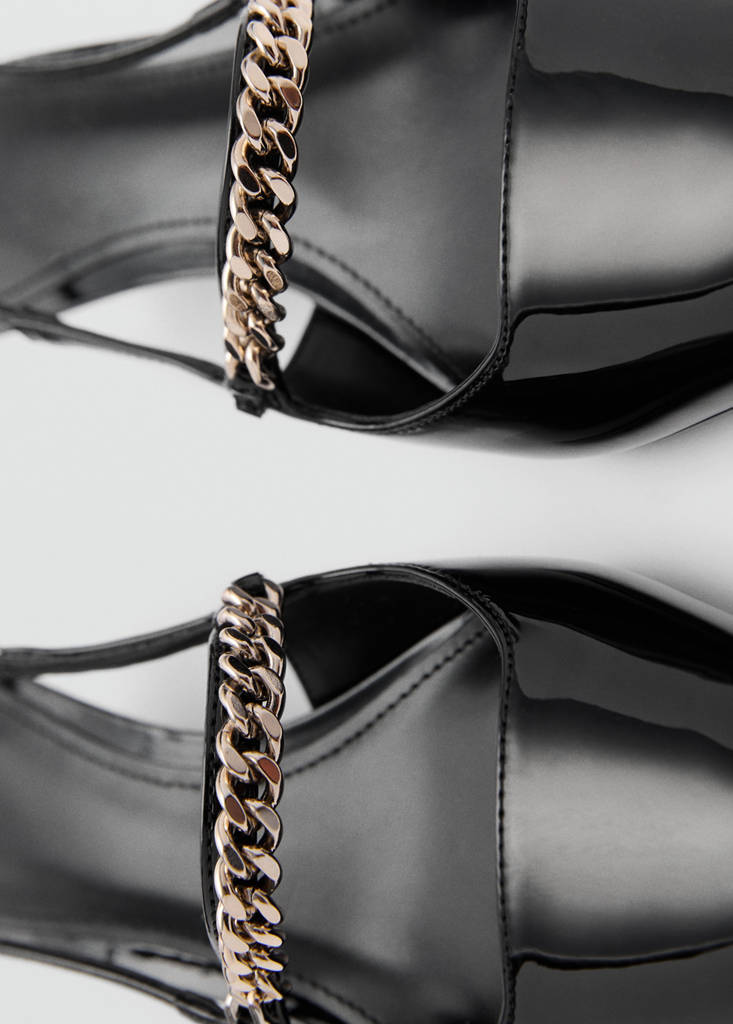 Zapatos De Tacón Con Tira De Eslabones