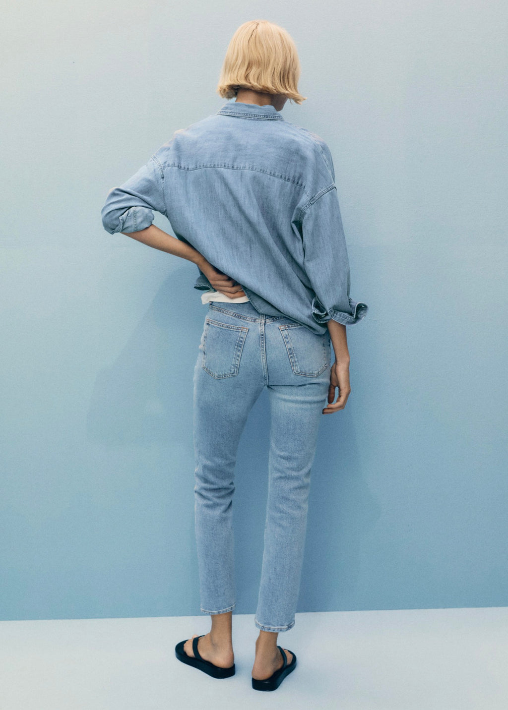 Jean Claudia Slim Crop - Medium Blue