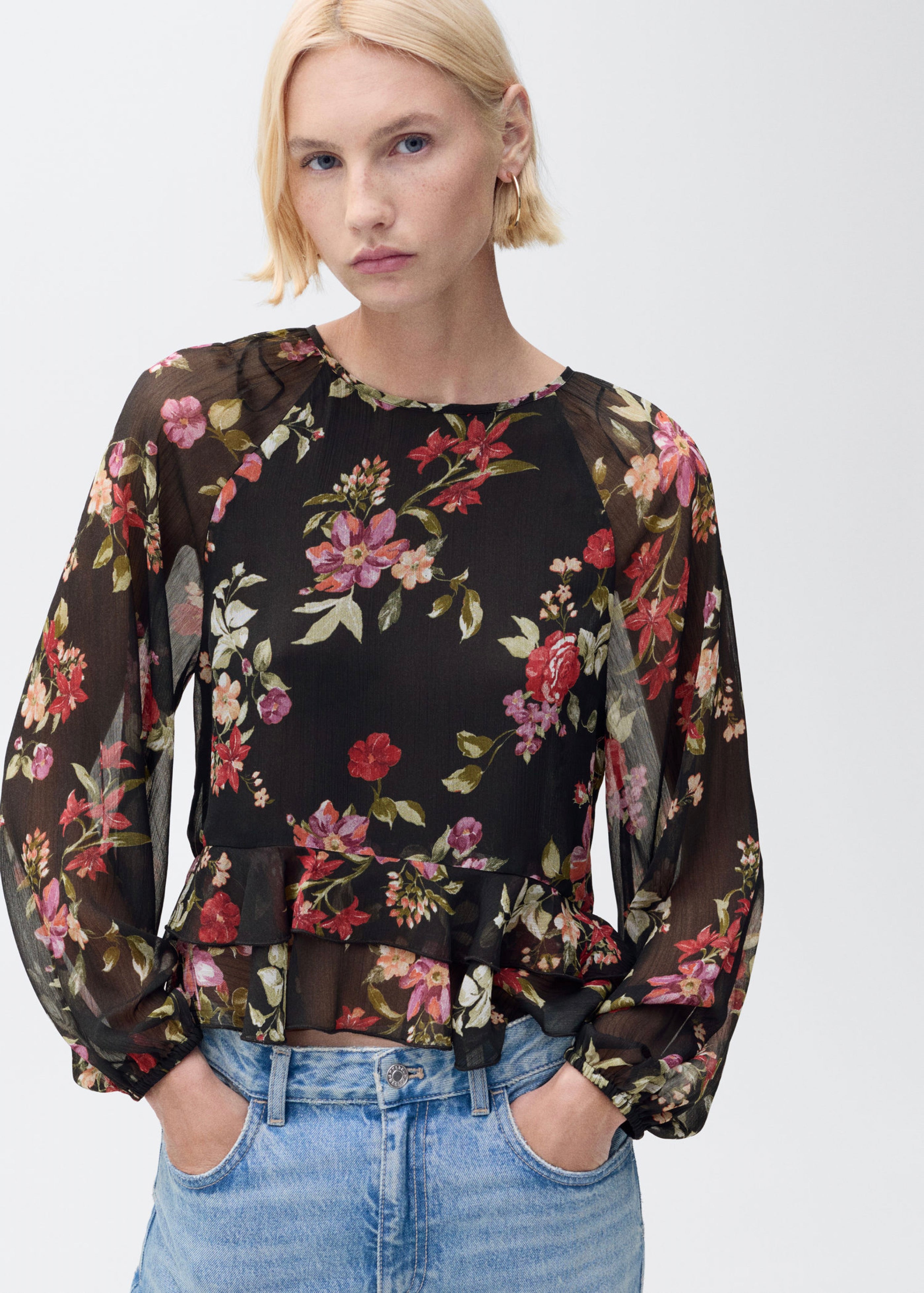 Blusa Estampada de Flores con Volantes - Black