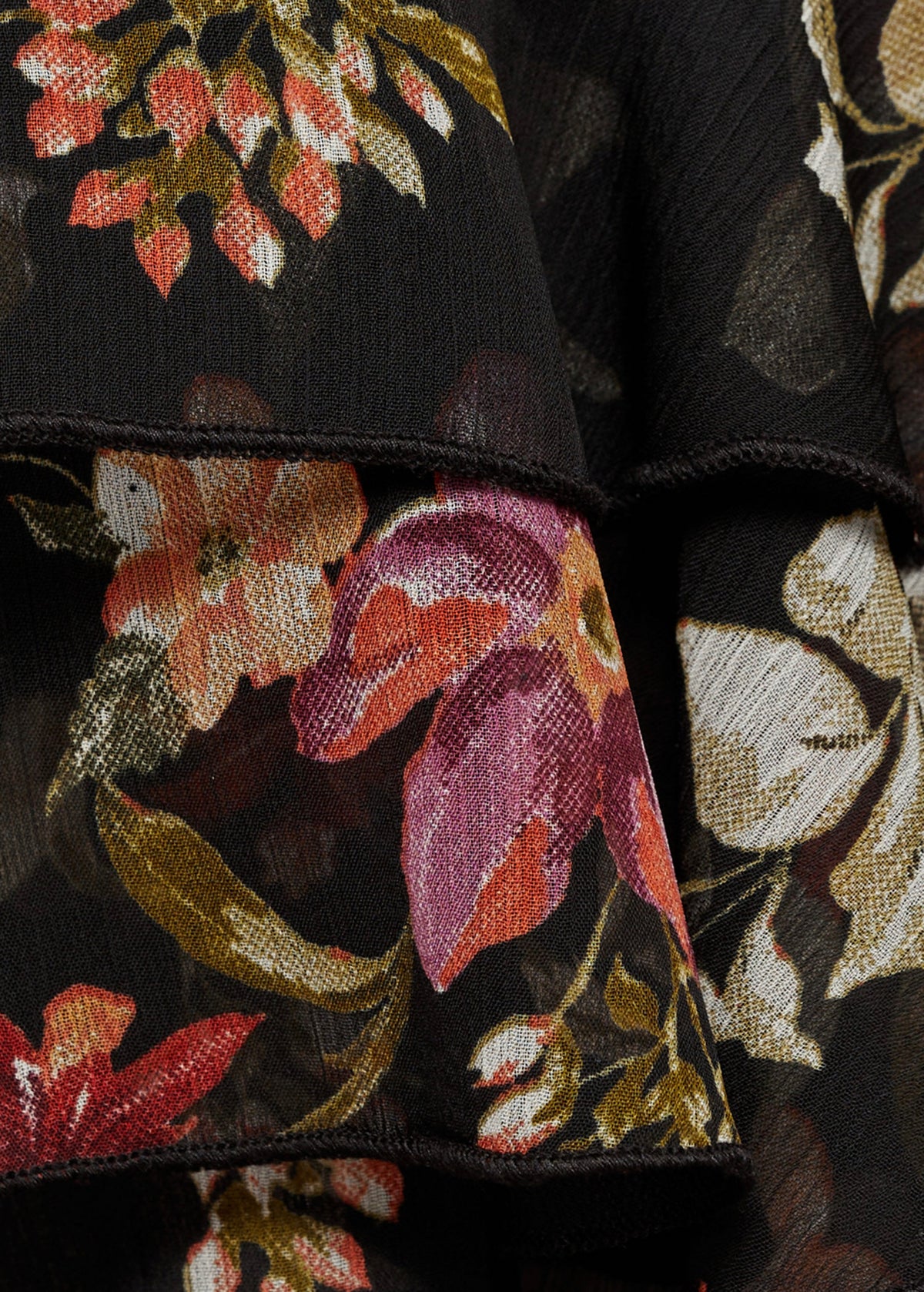 Blusa Estampada de Flores con Volantes - Black