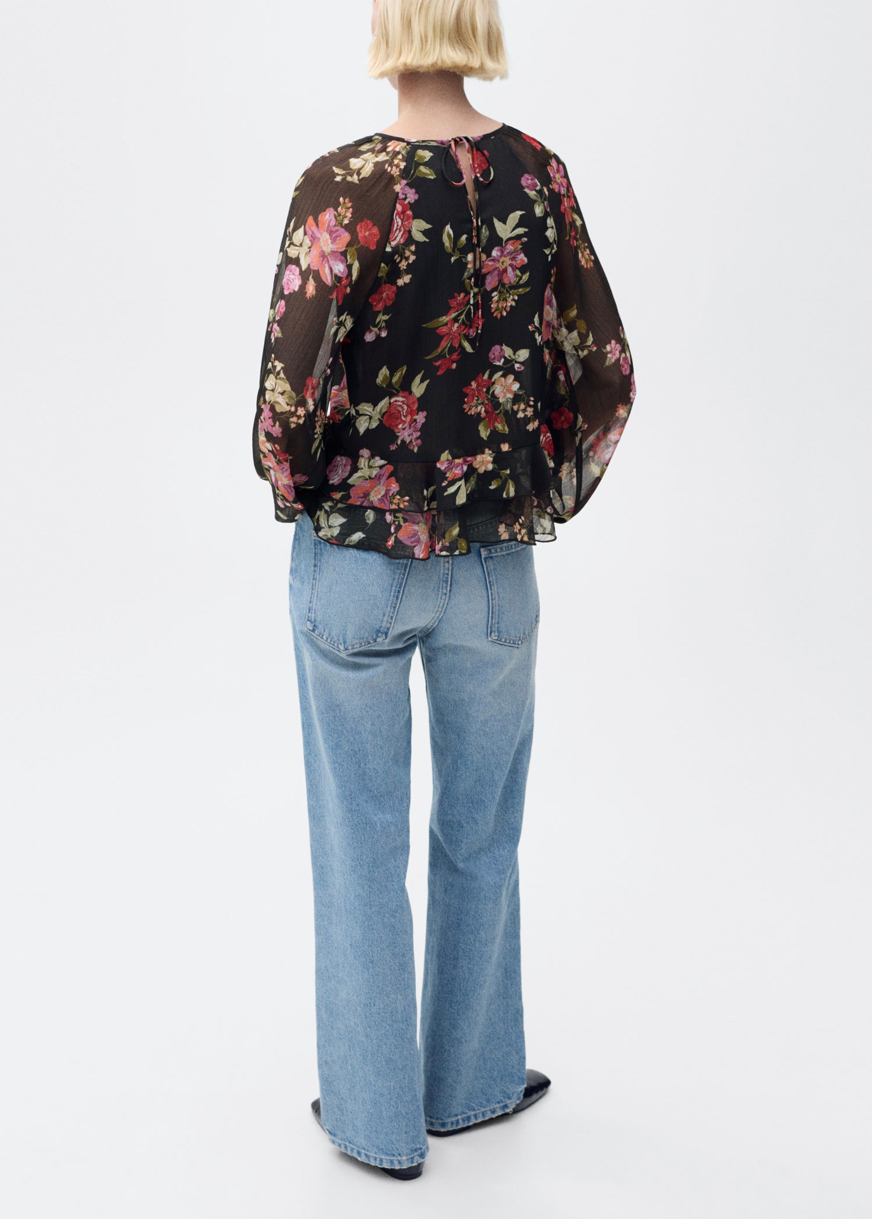 Blusa Estampada de Flores con Volantes - Black