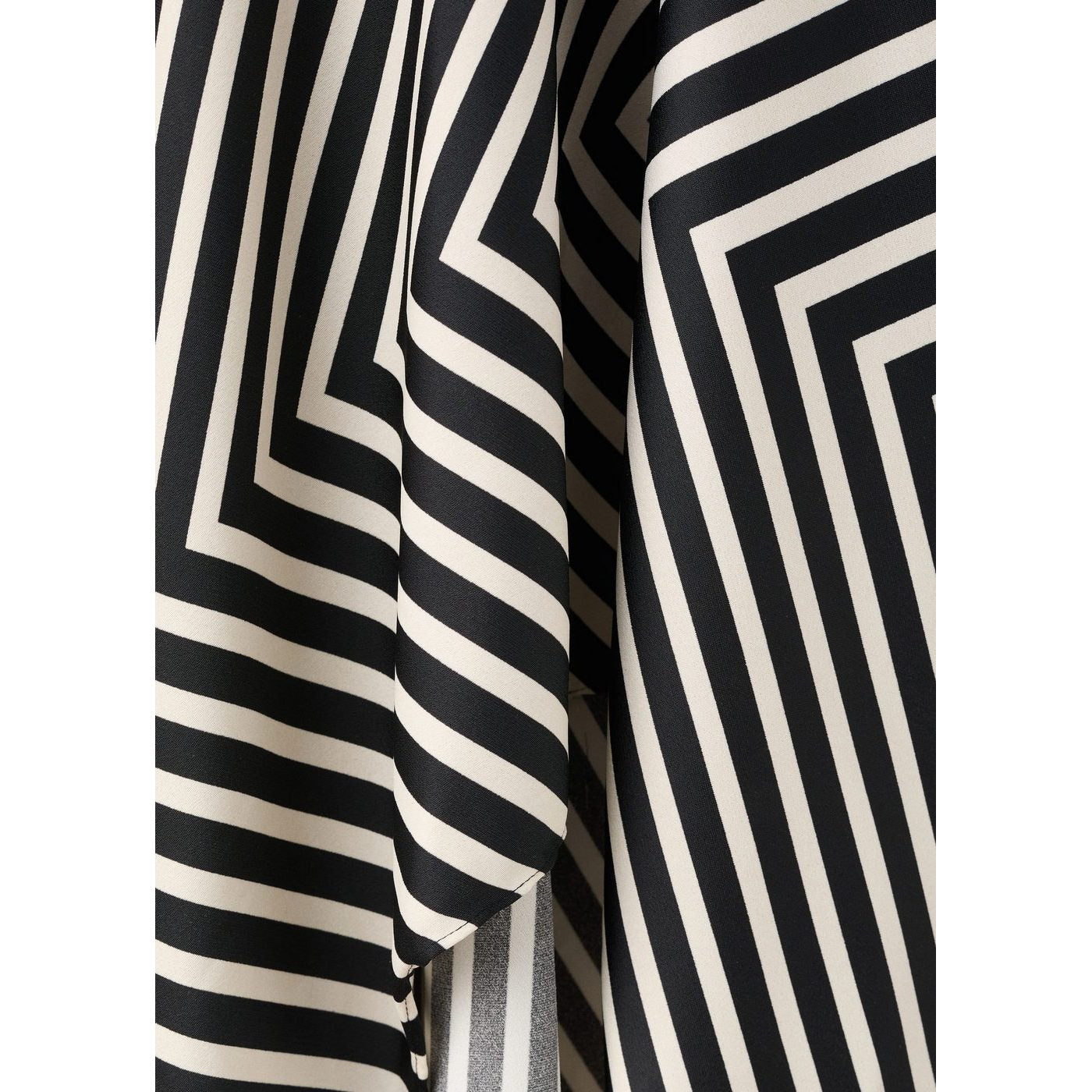 Robe Dunia - Black