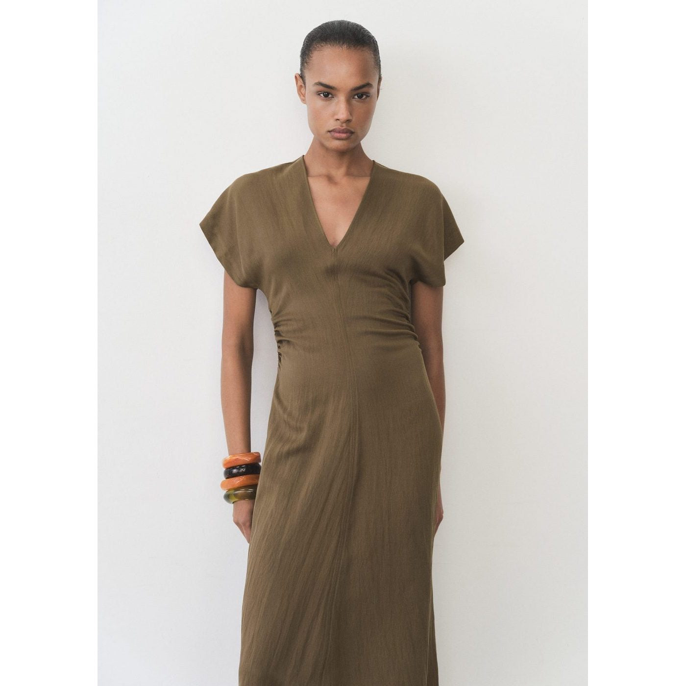 Dress Broom - Medium Brown