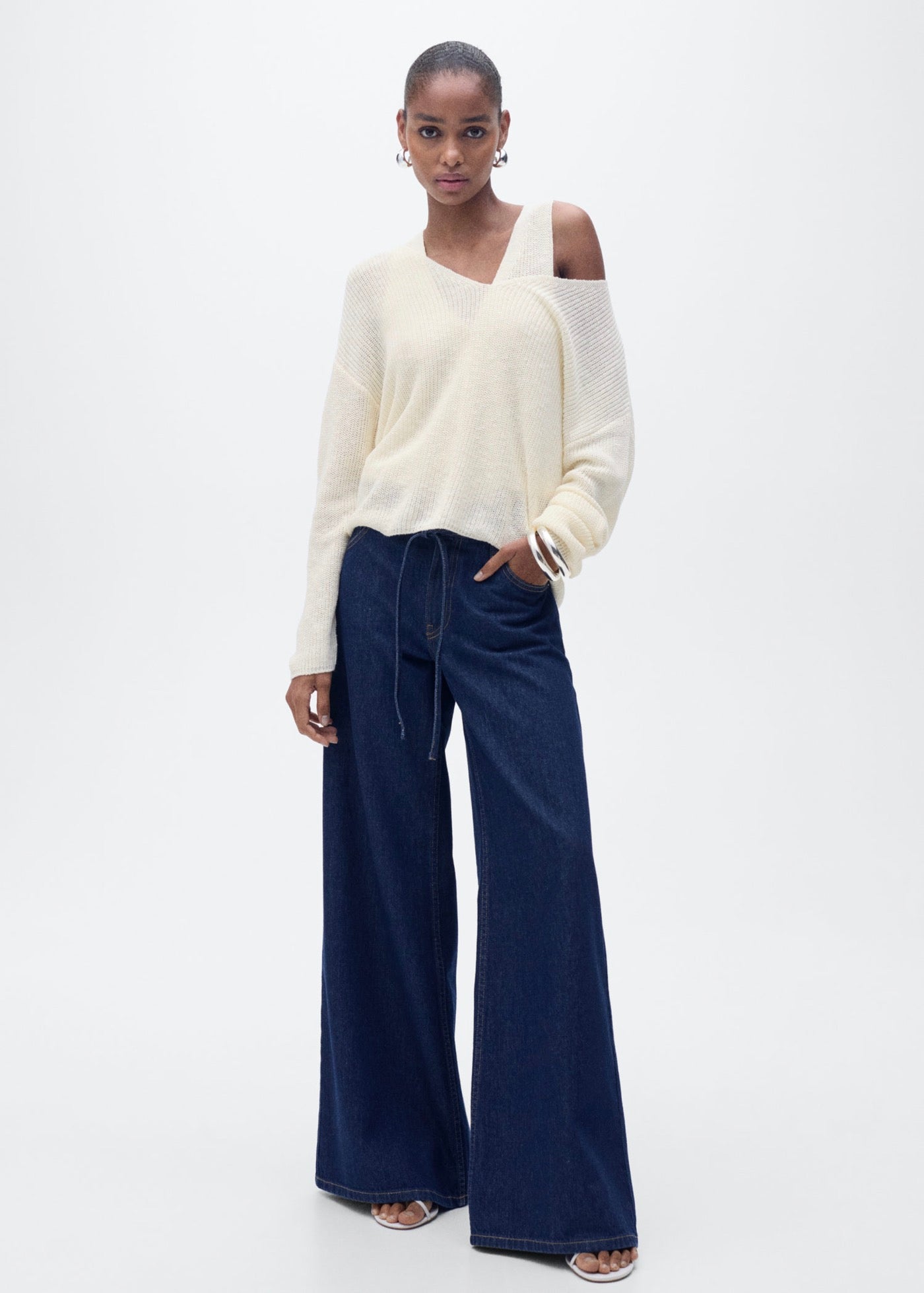 V-Neck Knit Pullover - Ecru