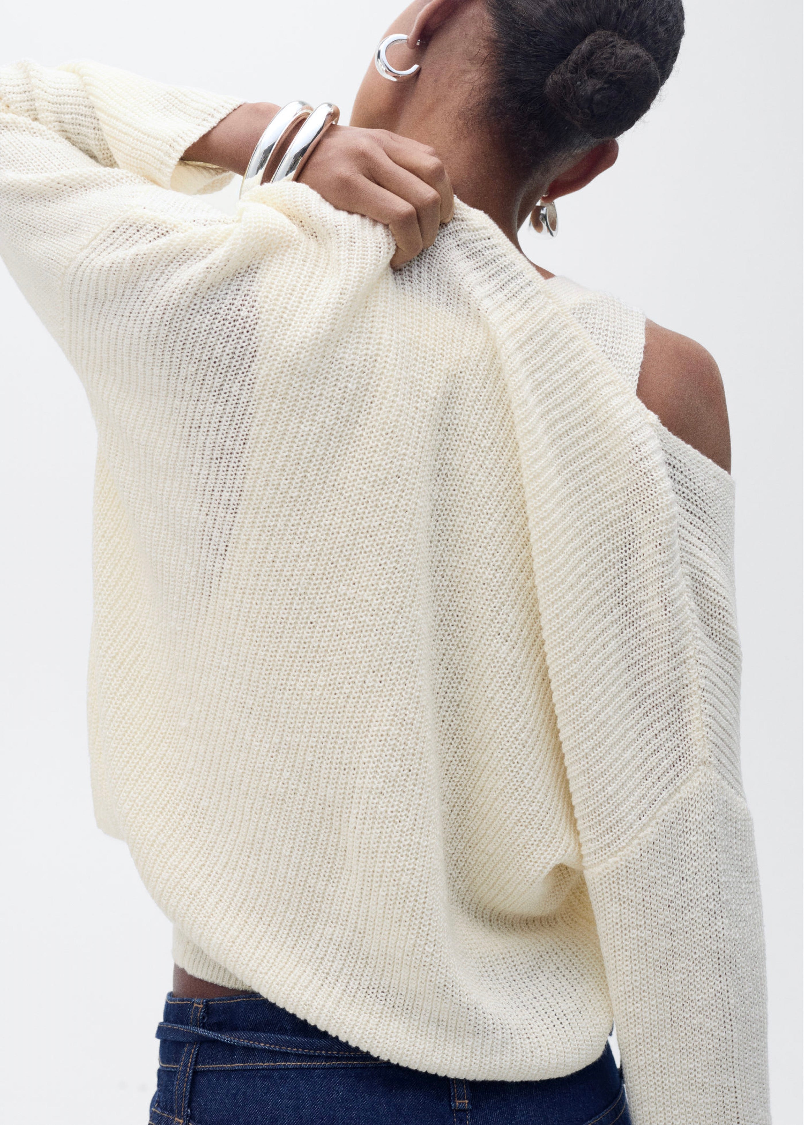 V-Neck Knit Pullover - Ecru