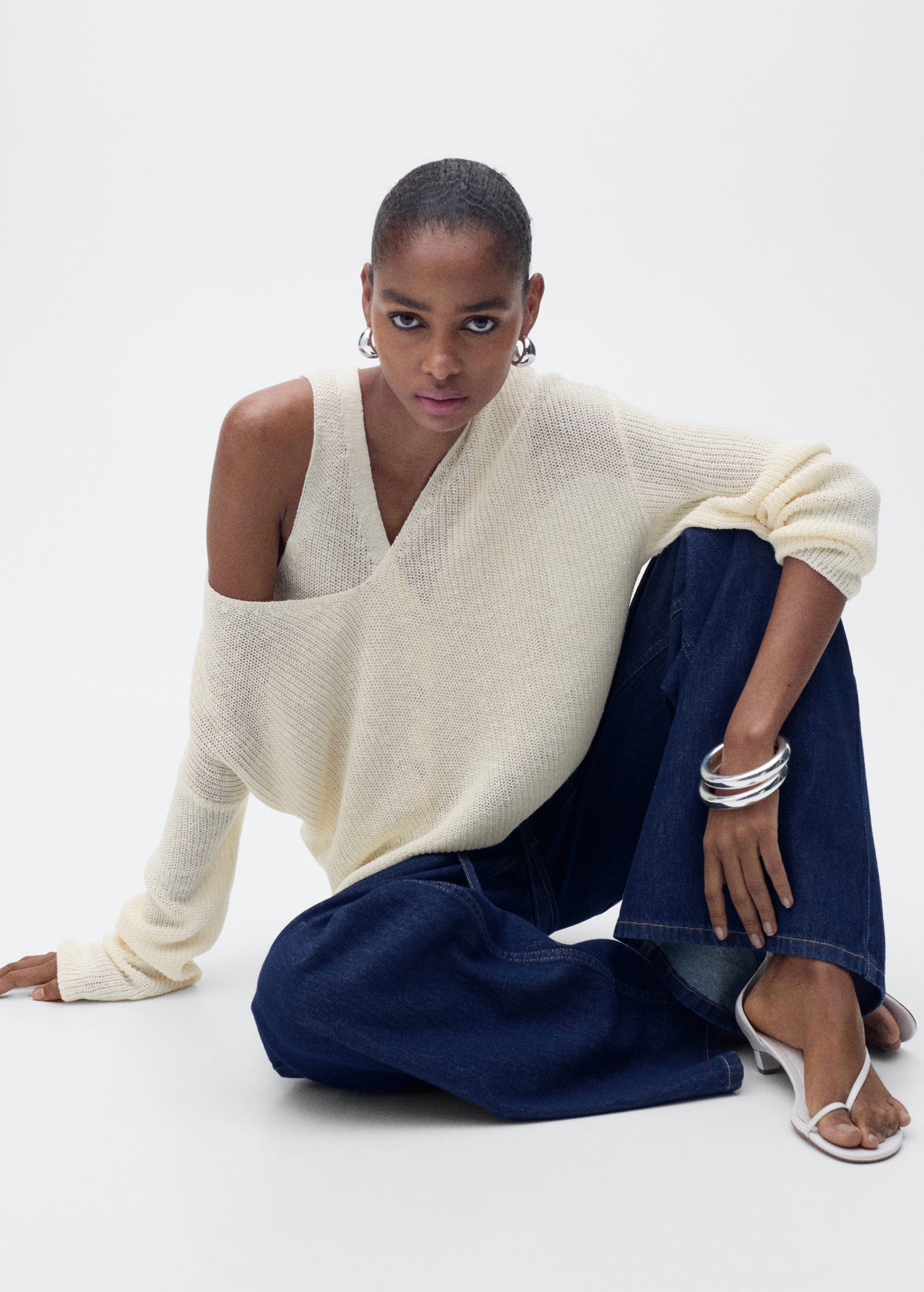 V-Neck Knit Pullover - Ecru