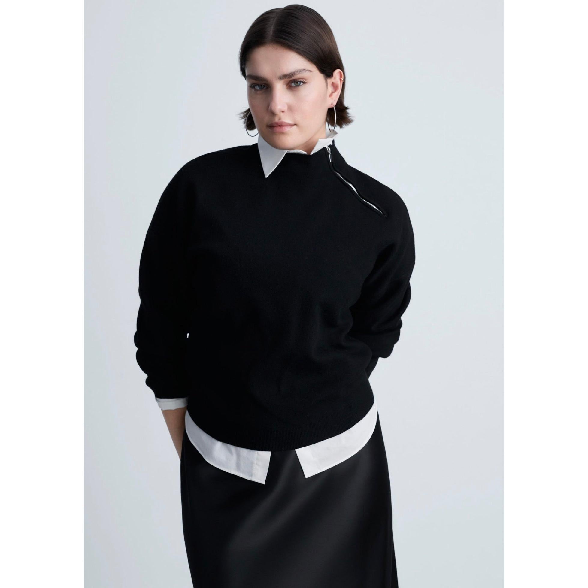 High-Neck Zip Pullover - Black