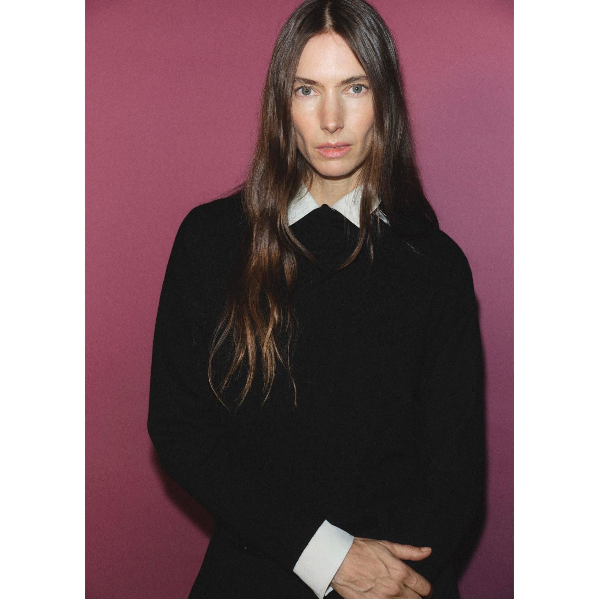 High-Neck Zip Pullover - Black