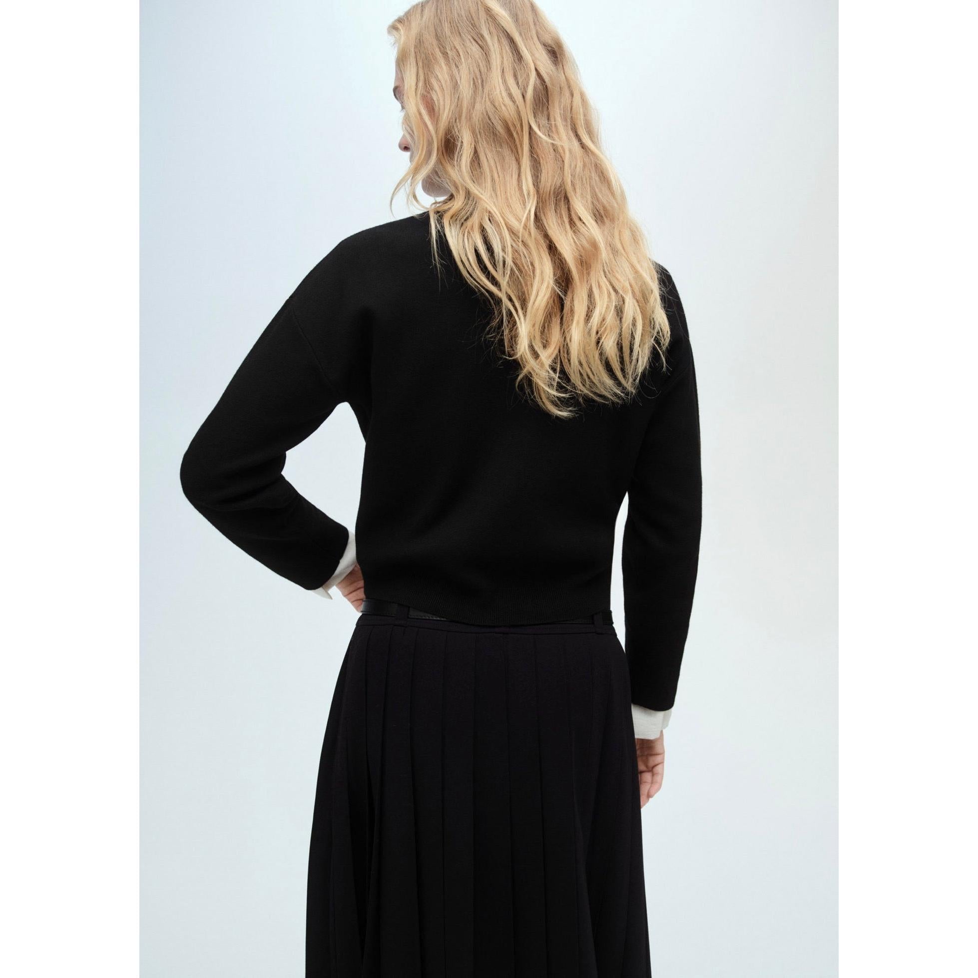 High-Neck Zip Pullover - Black