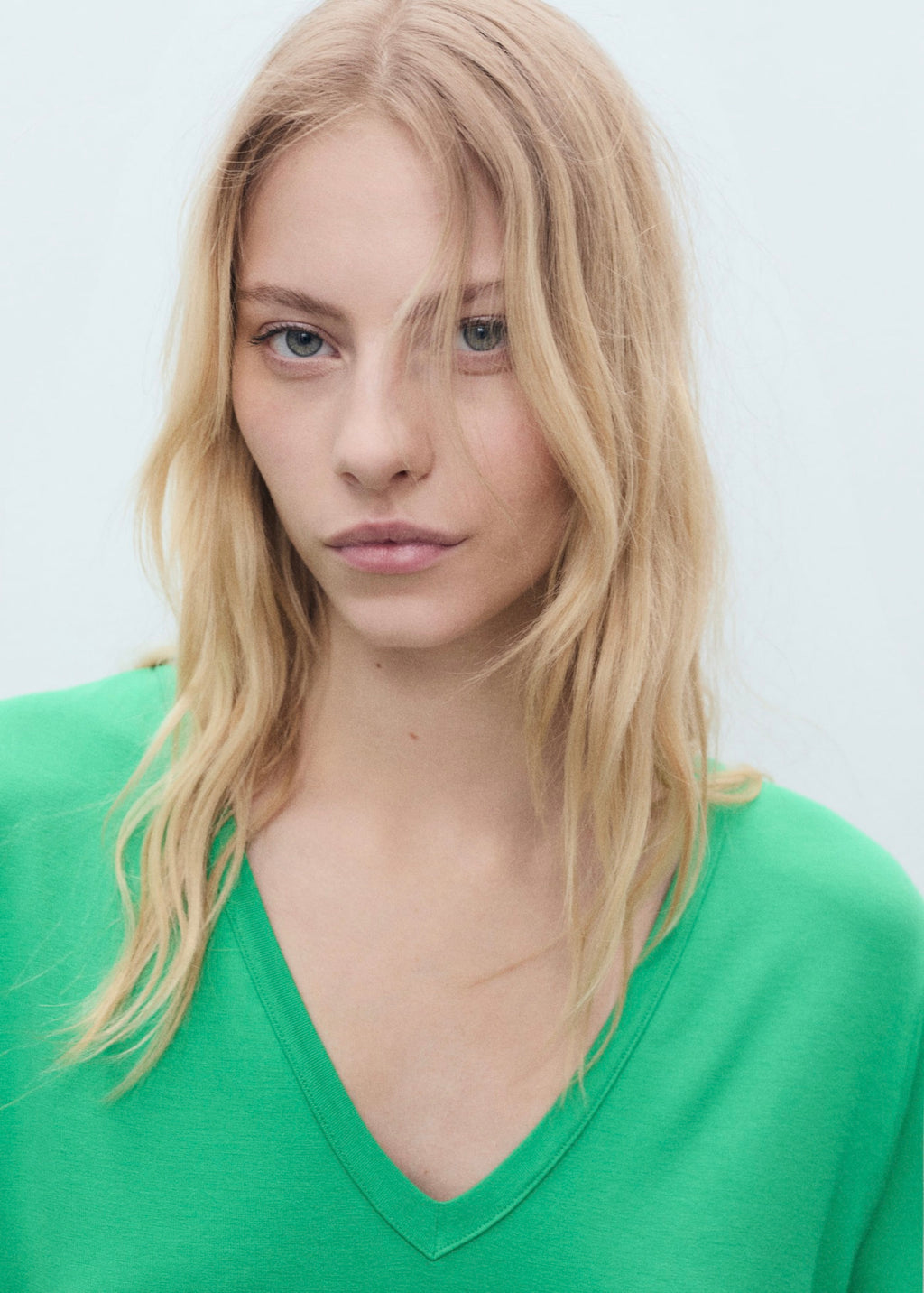 V-Neck T-Shirt - Green