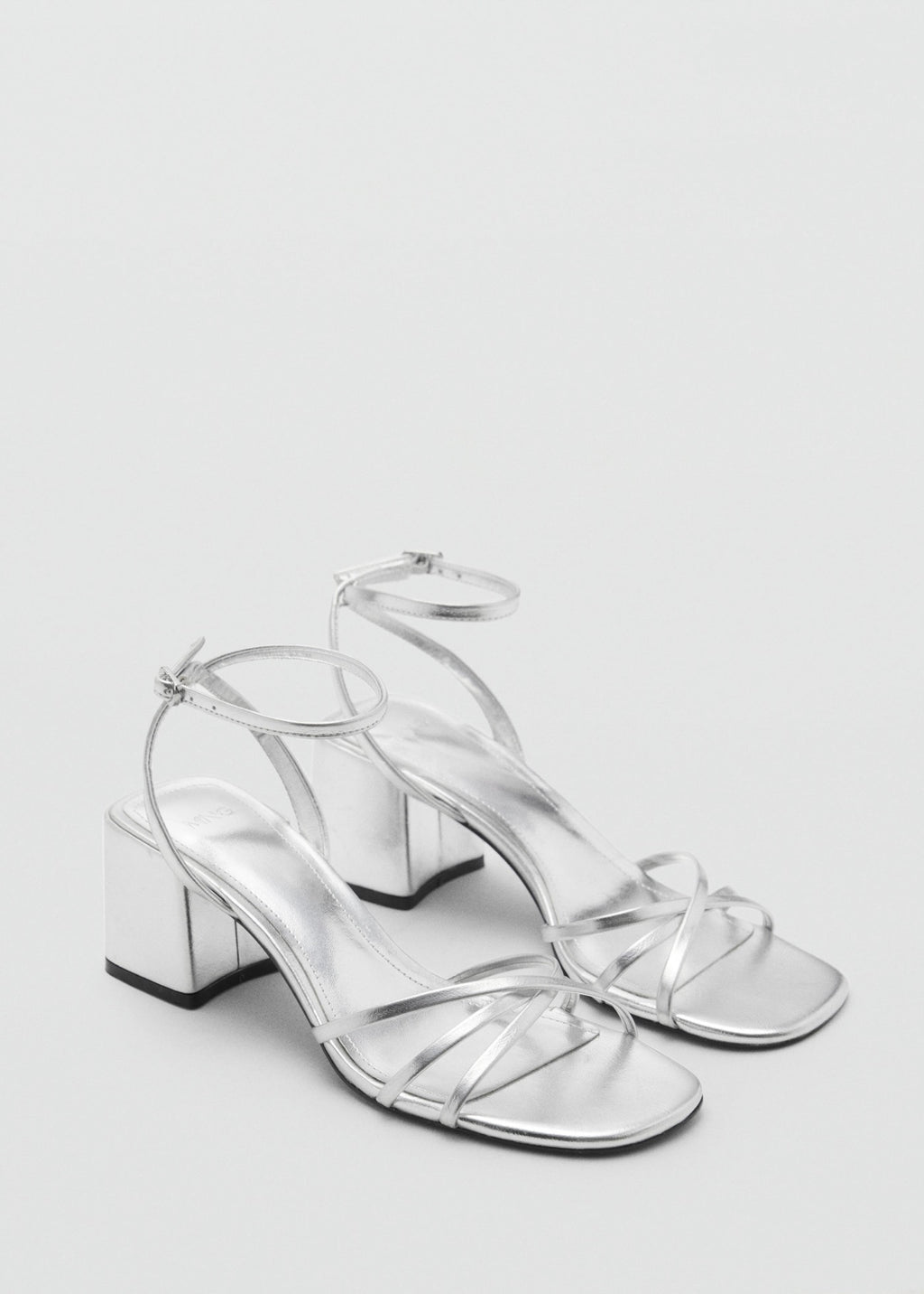 Sandale À Talon Avec Brides Croisées