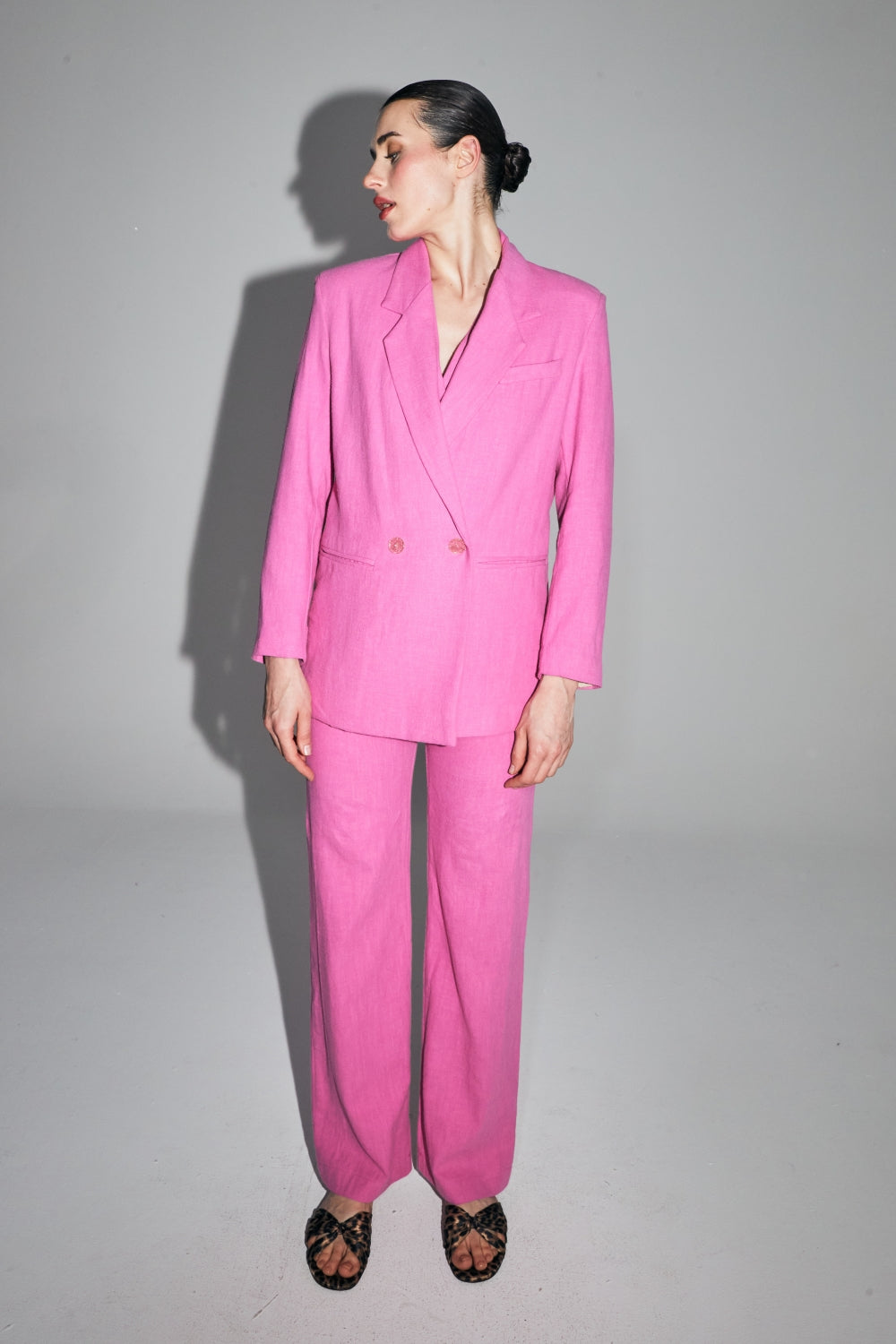 Le Pantalon Yves En Lin Rose Vibrant