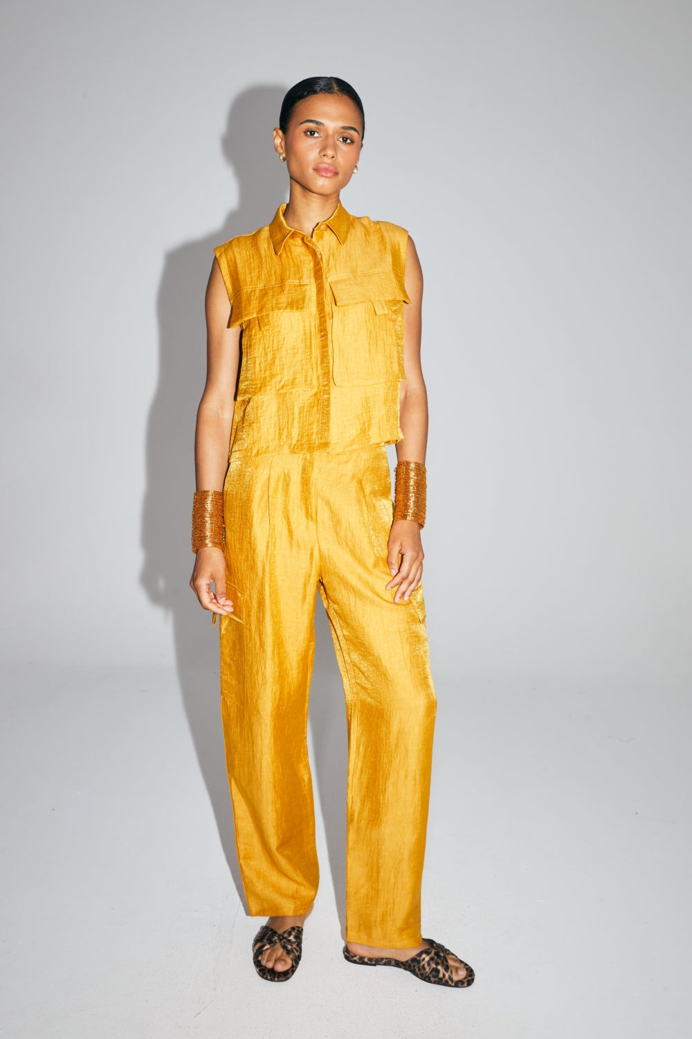 The Ryder Trousers In Shiny Ocher Linen