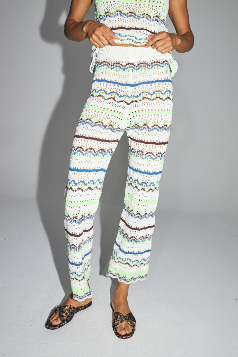 Le Pantalon Rafael En Crochet Colorful Oeko-Tex Fabriqué En Italie