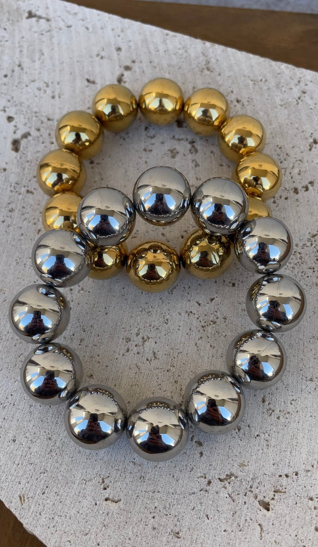 Bracciale con maxi perla metallica