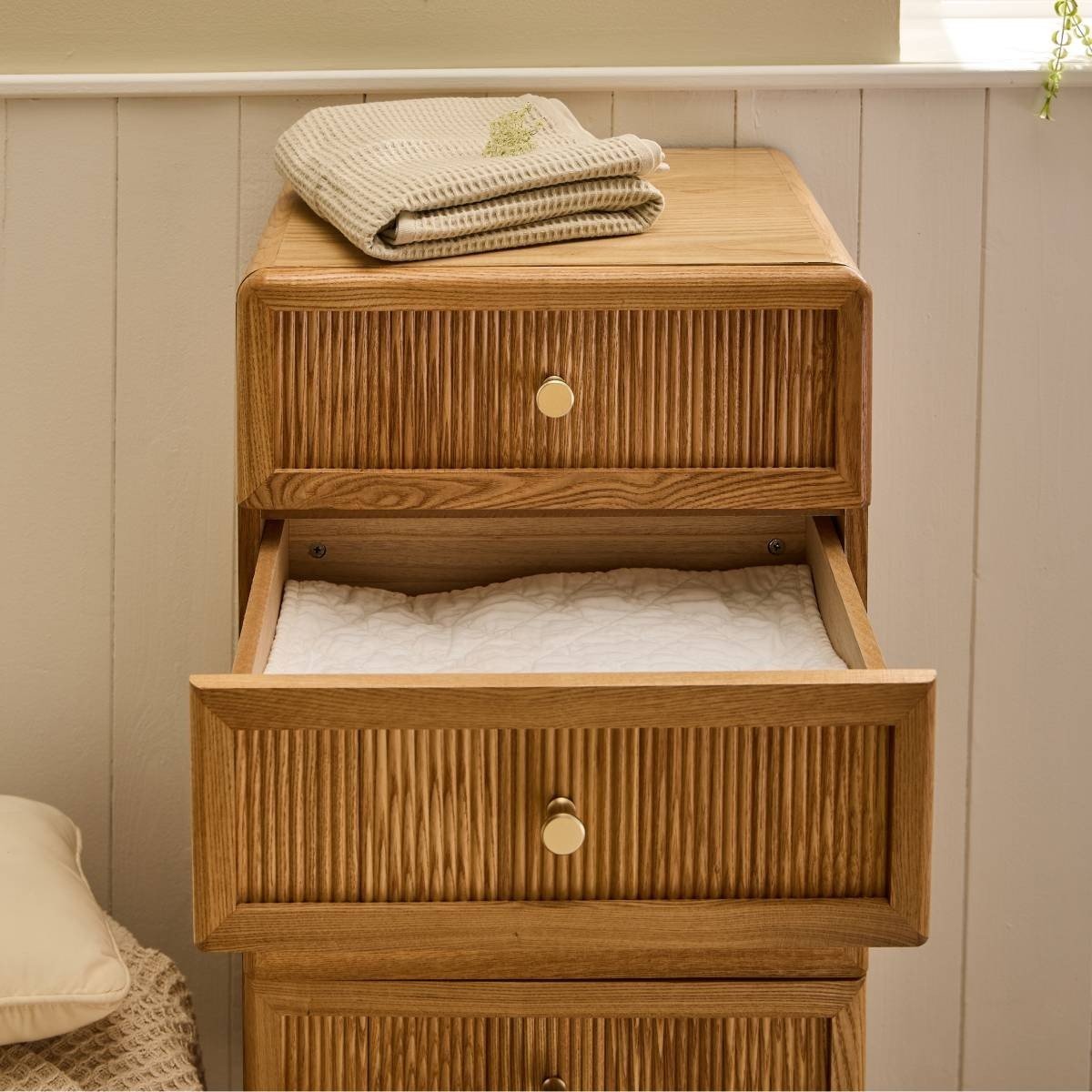 Ava - 5 Drawer Chest - Laminated