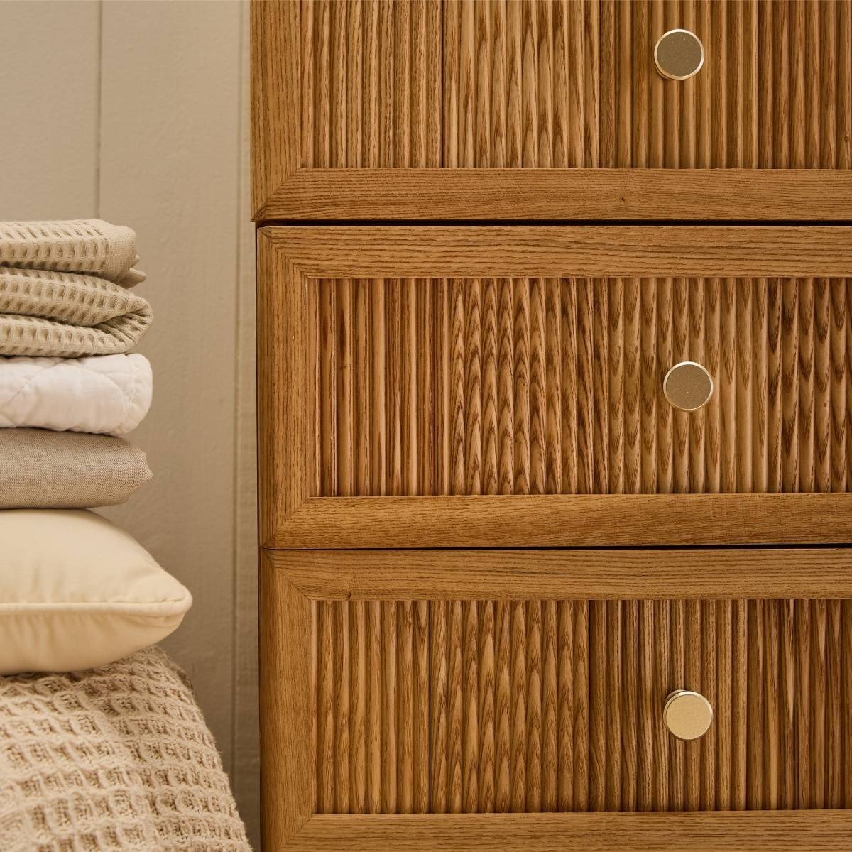 Ava - 5 Drawer Chest - Laminated