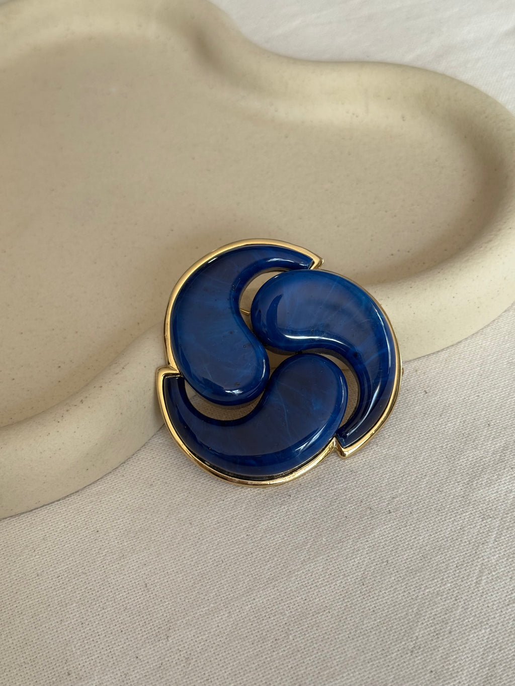 Broche Vintage - Spirale Bleue Et Dorée