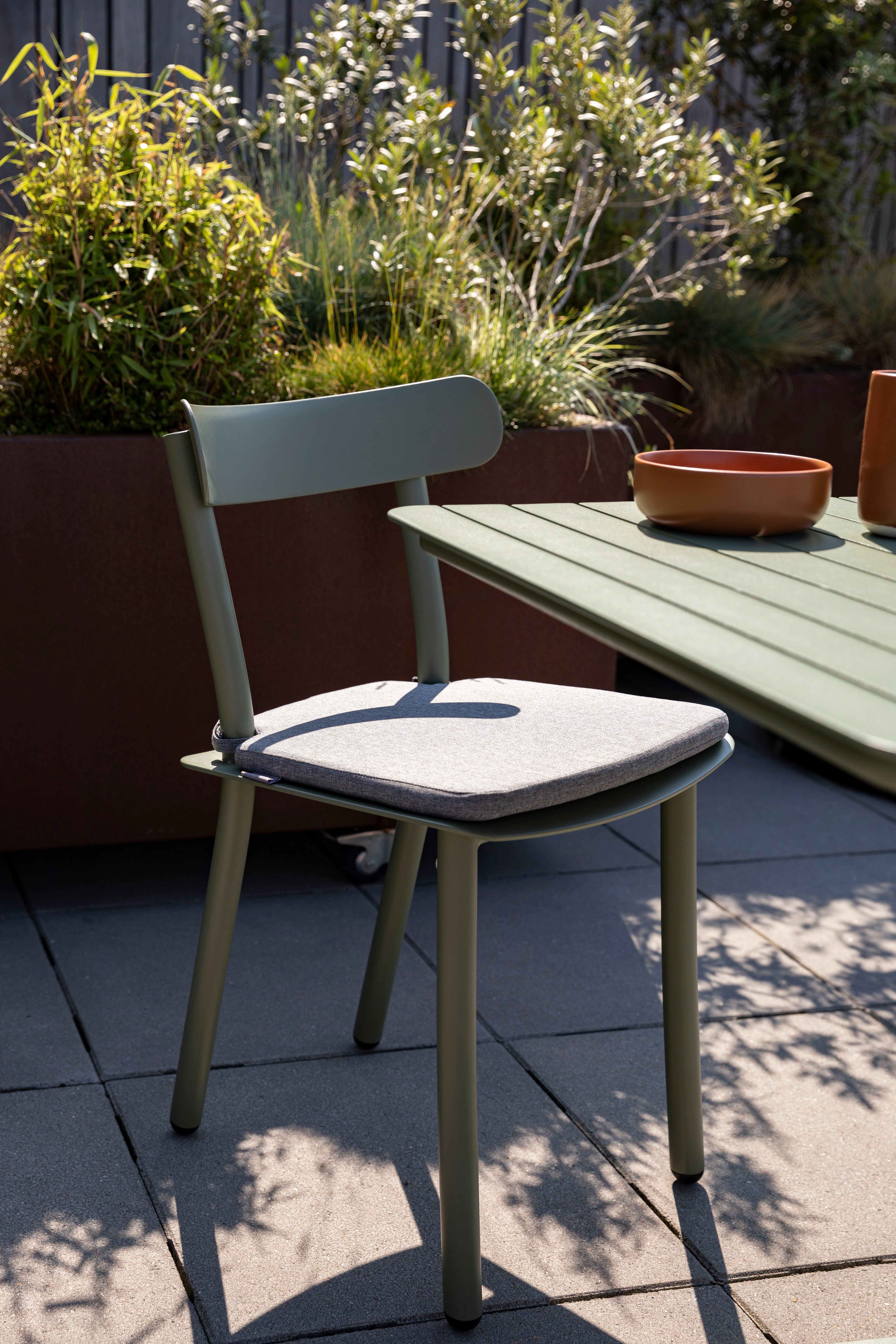 Friday - Outdoor Chair - Aluminum - Green