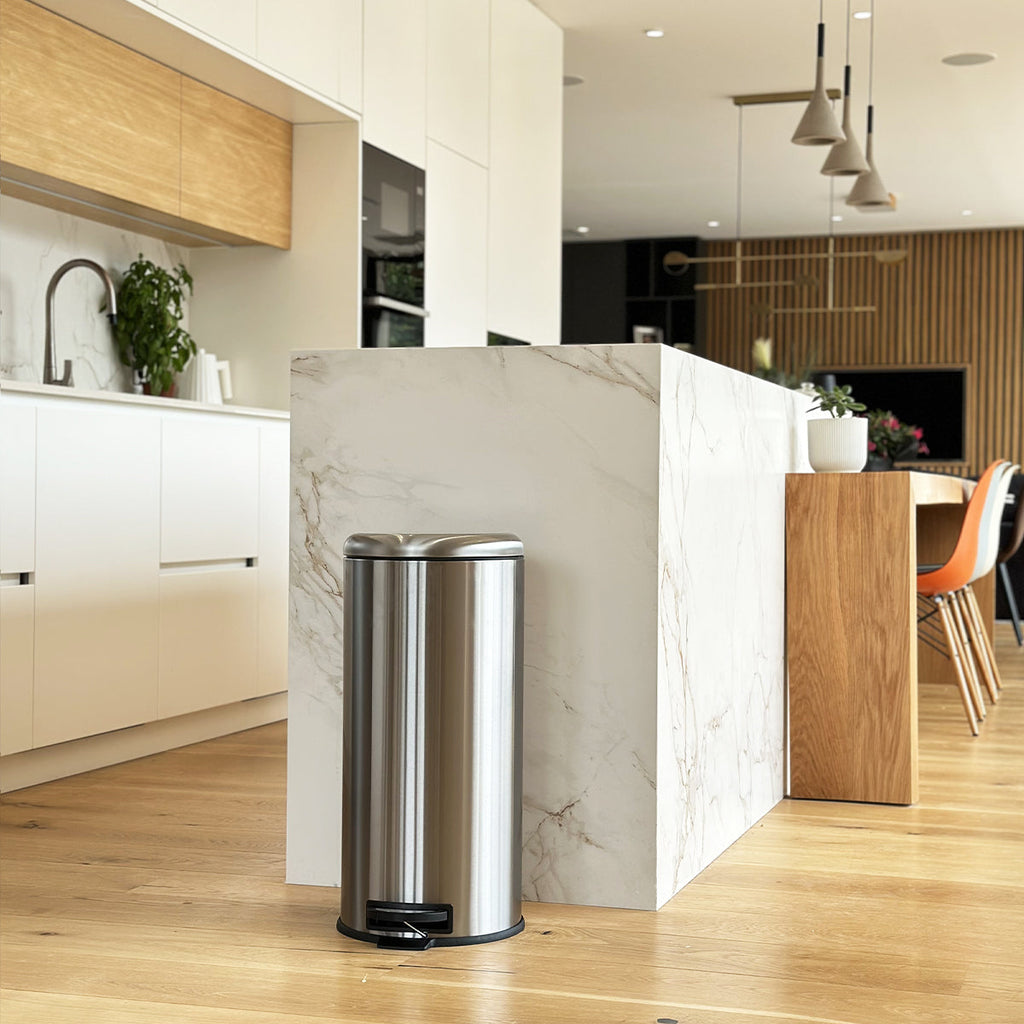 Papelera con pedal Urban de acero inoxidable - 30L - Plata
