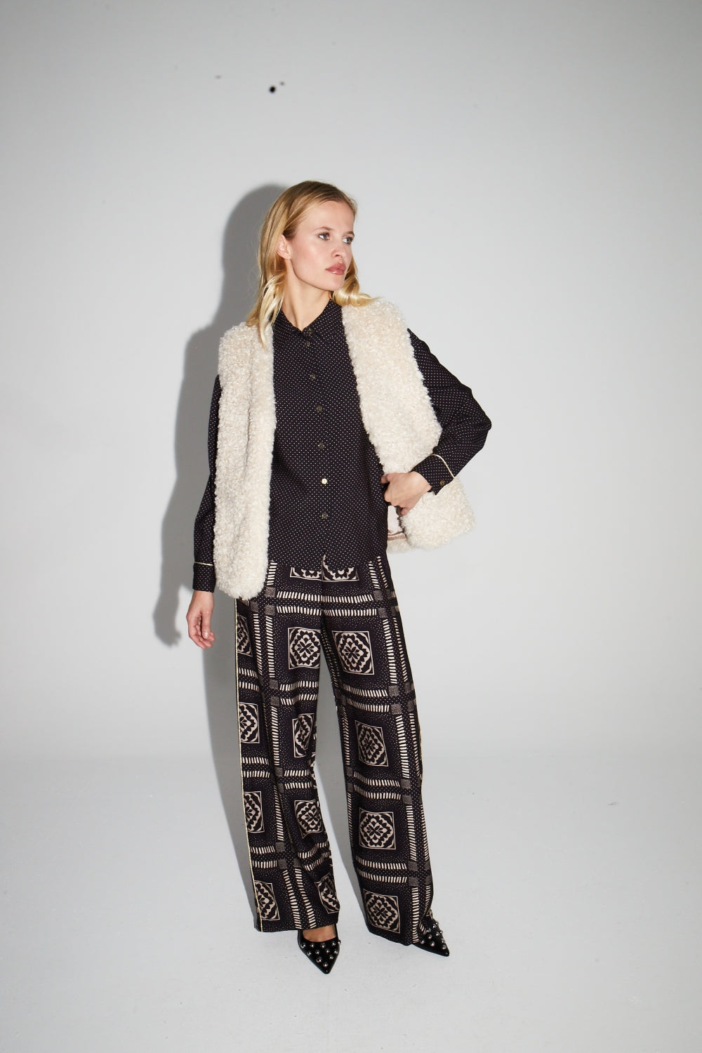 Le Sweatshirt Eddie Broderie Leo Black