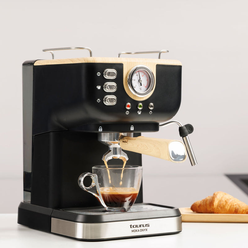 Onyx Moka Coffee Machine - Black & Cream
