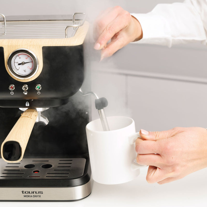 Onyx Moka Coffee Machine - Black & Cream