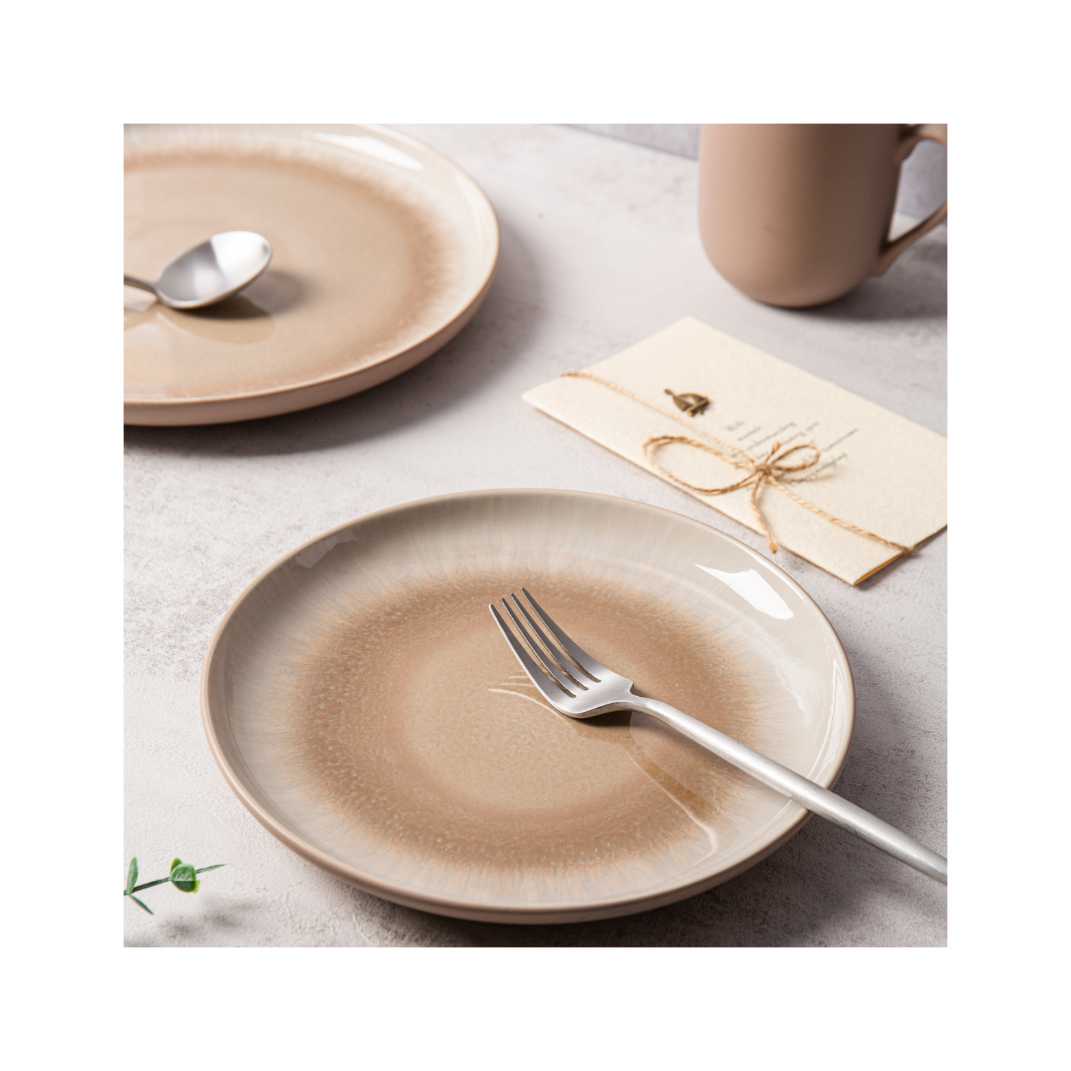 Iris Taupe - Servicio de mesa de 12 piezas - Gres reactivo - Taupe